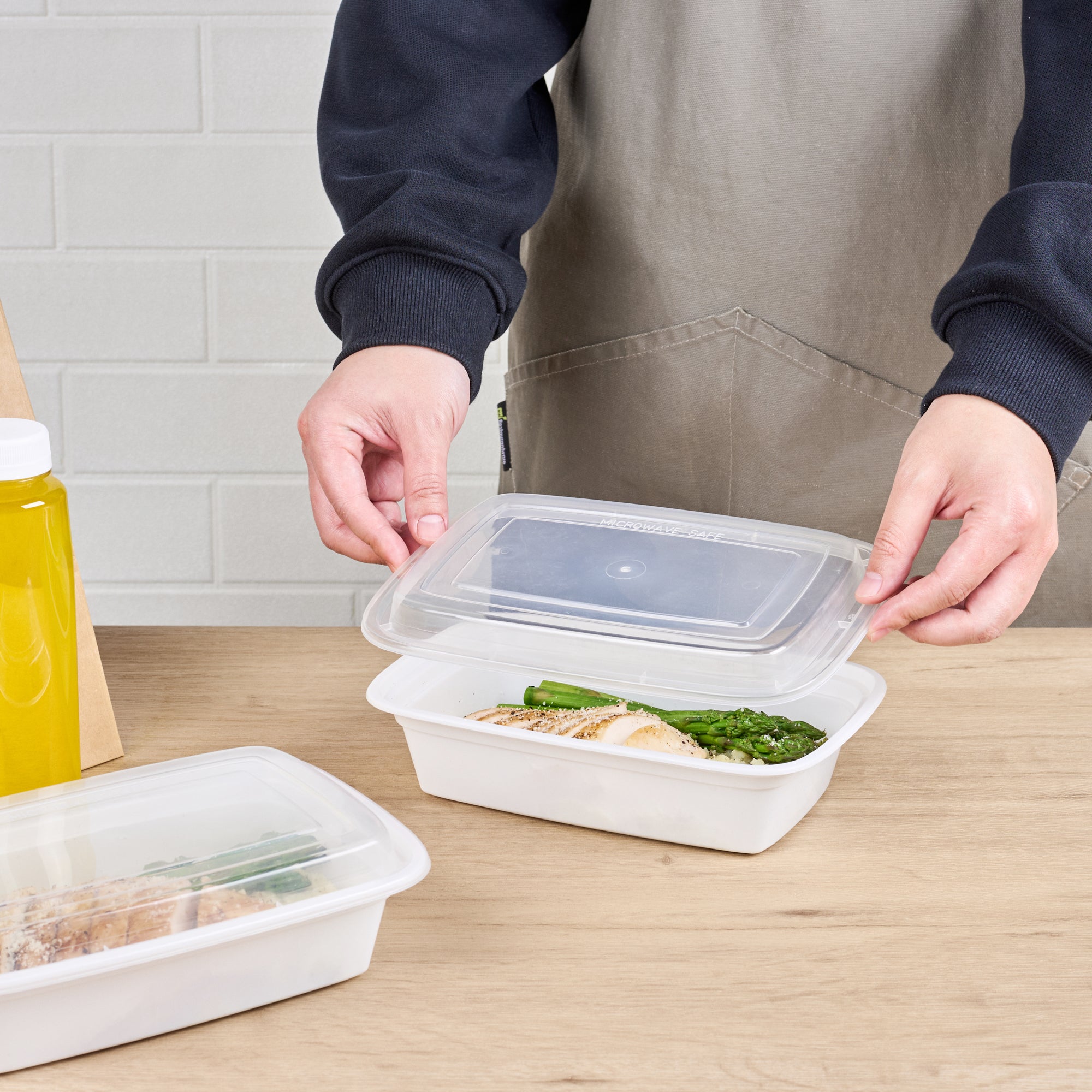 38 oz White Plastic To Go Containers with Clear Lids - 50 Pack, Microwave Safe Rectangle Food Storage Boxes (8.75