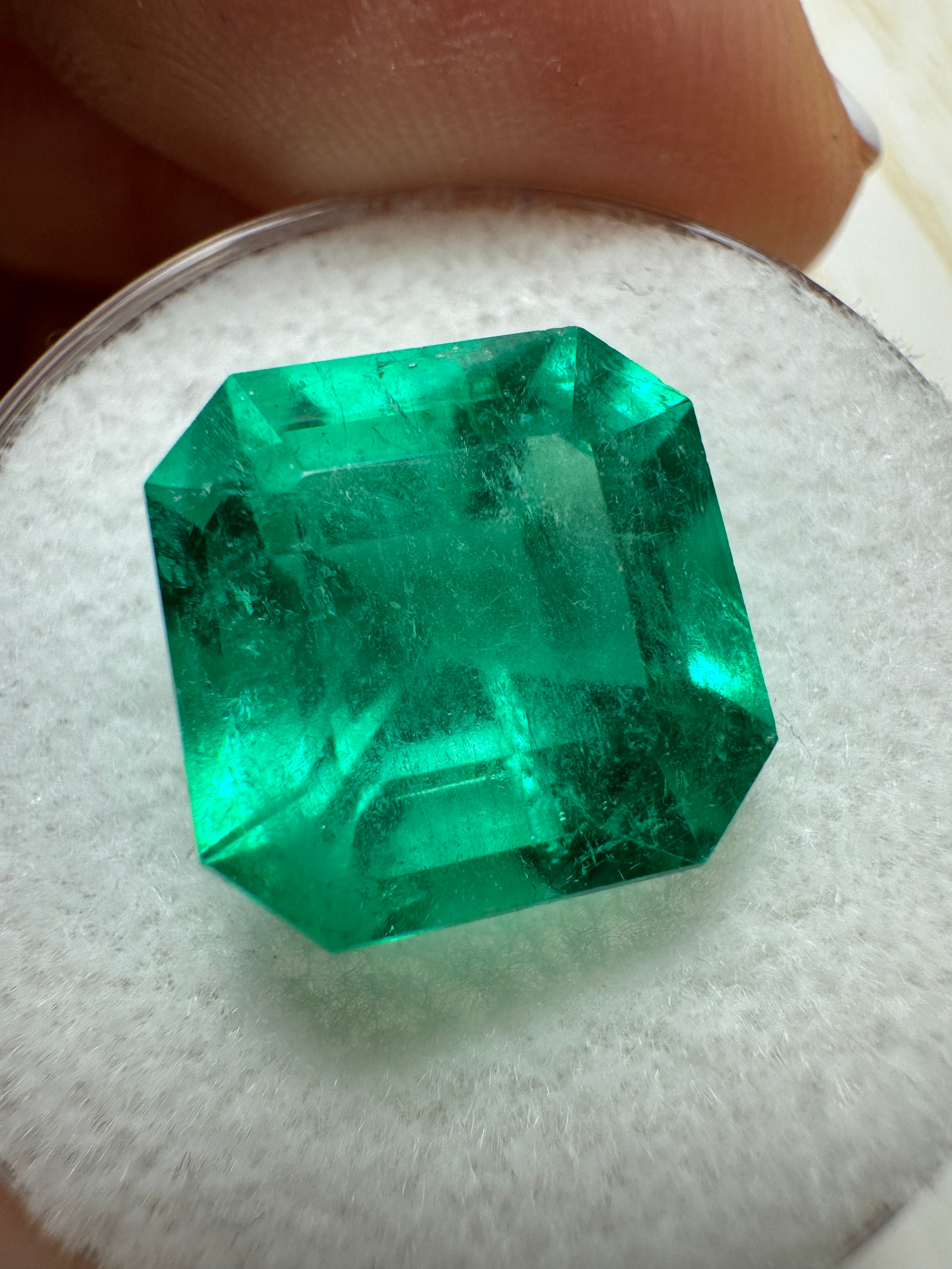 7.38 Carat Intense Bluish Green Natural Colombian Emerald Loose Gemstone - Asscher Cut 11.5x11.5mm for Jewelry Making, Engagement Rings & Luxury Collectibles