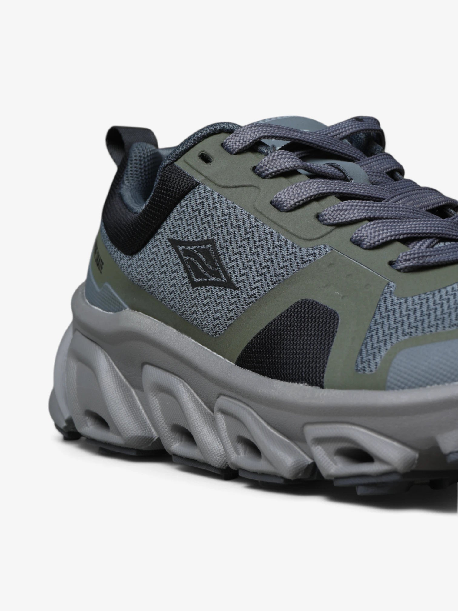 Alpine Skate Kalispell Grey & Black Skateboarding Shoes - Durable & Comfortable for Street Skating & Casual Wear