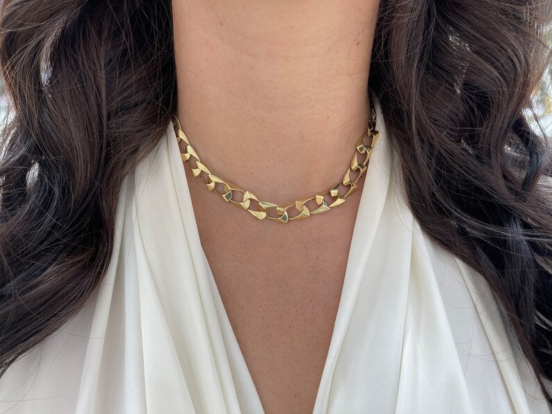 14K Gold Flat Curb Chain Necklace - 16 Inch Length, 9.50 MM Thick - Perfect for Layering, Gift Giving & Everyday Elegance