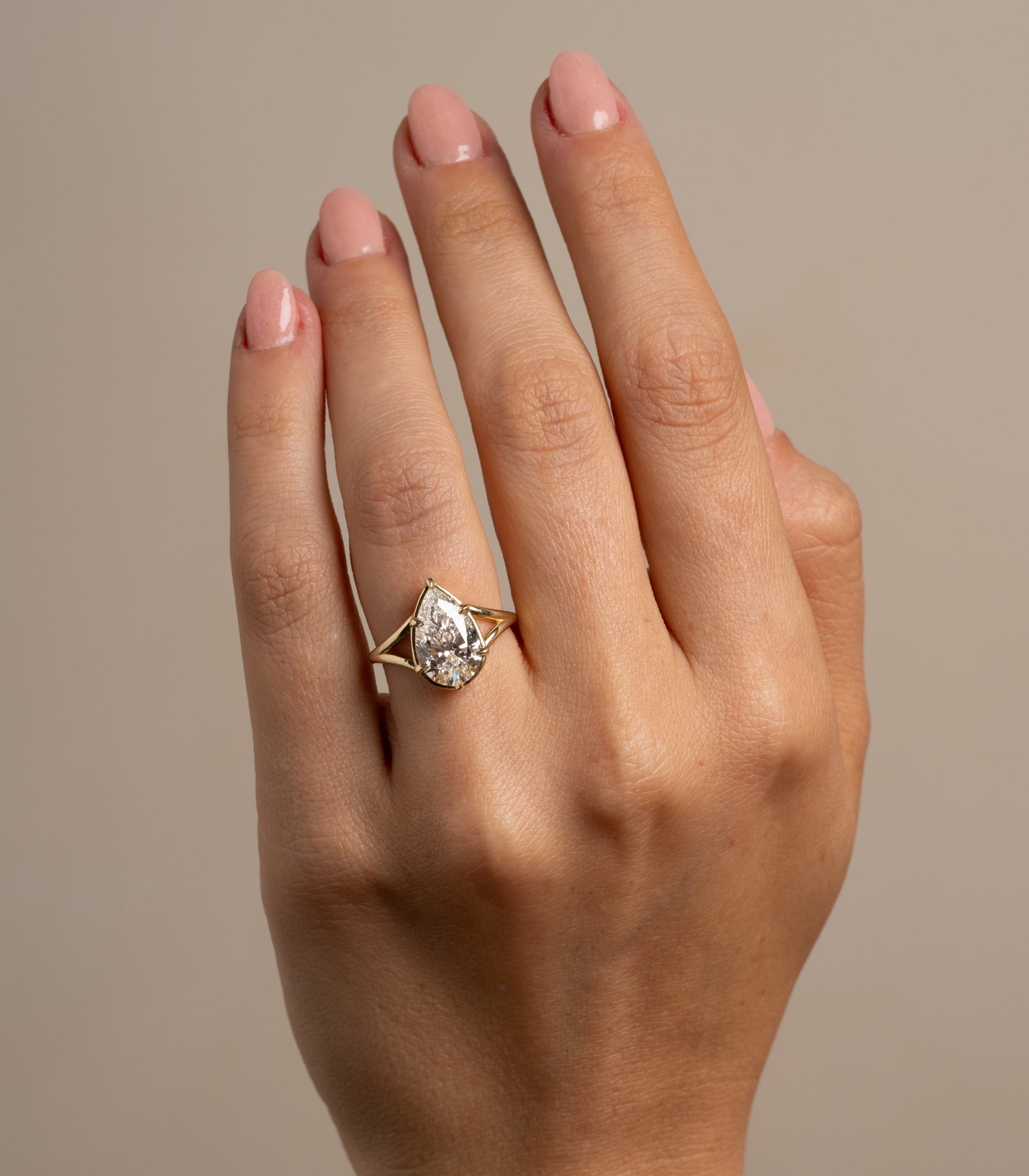 1.05Ct Lab Grown Diamond Engagement Ring for Women - Elegant Solitaire Wedding Band - Perfect for Proposals, Anniversaries & Special Occasions