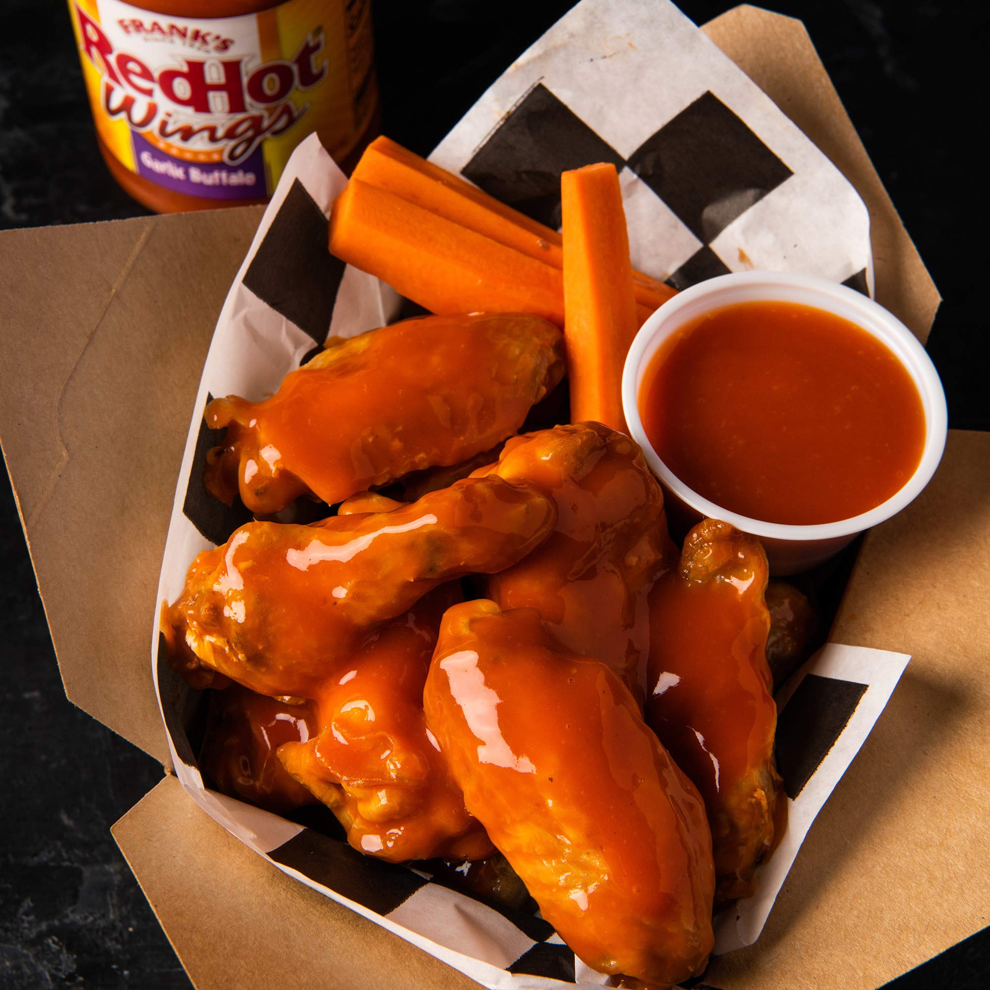 Frank's RedHot Garlic Buffalo Wings Hot Sauce - 12 fl oz Bottle | Spicy Garlic Wing Sauce for Chicken, Pizza & Dips | Perfect for Game Day, BBQs & Party Snacks