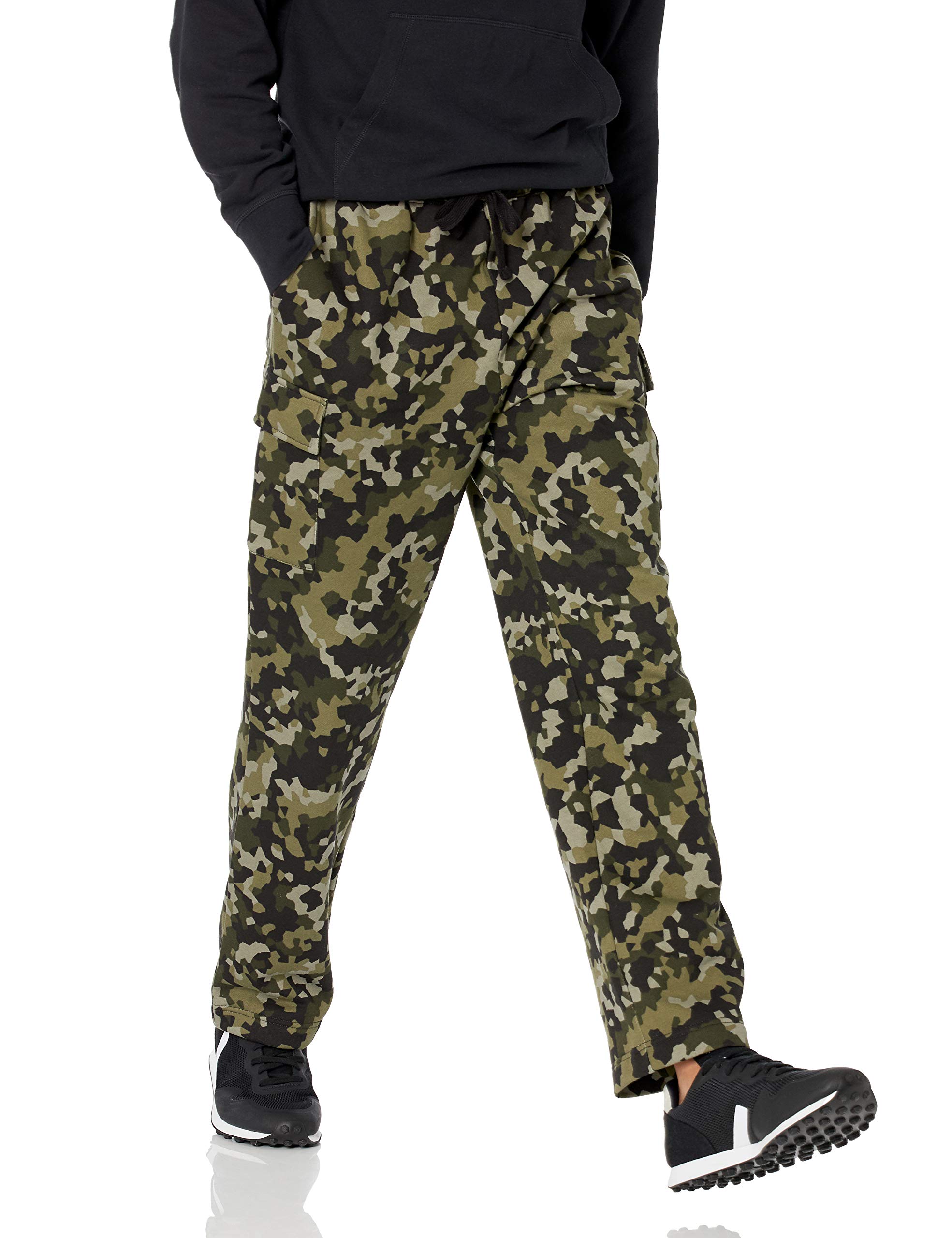 Amazon Essentials Men's Cargo Fleece Sweatpant - Comfortable Winter Joggers with Pockets for Casual Wear, Gym & Outdoor Activities