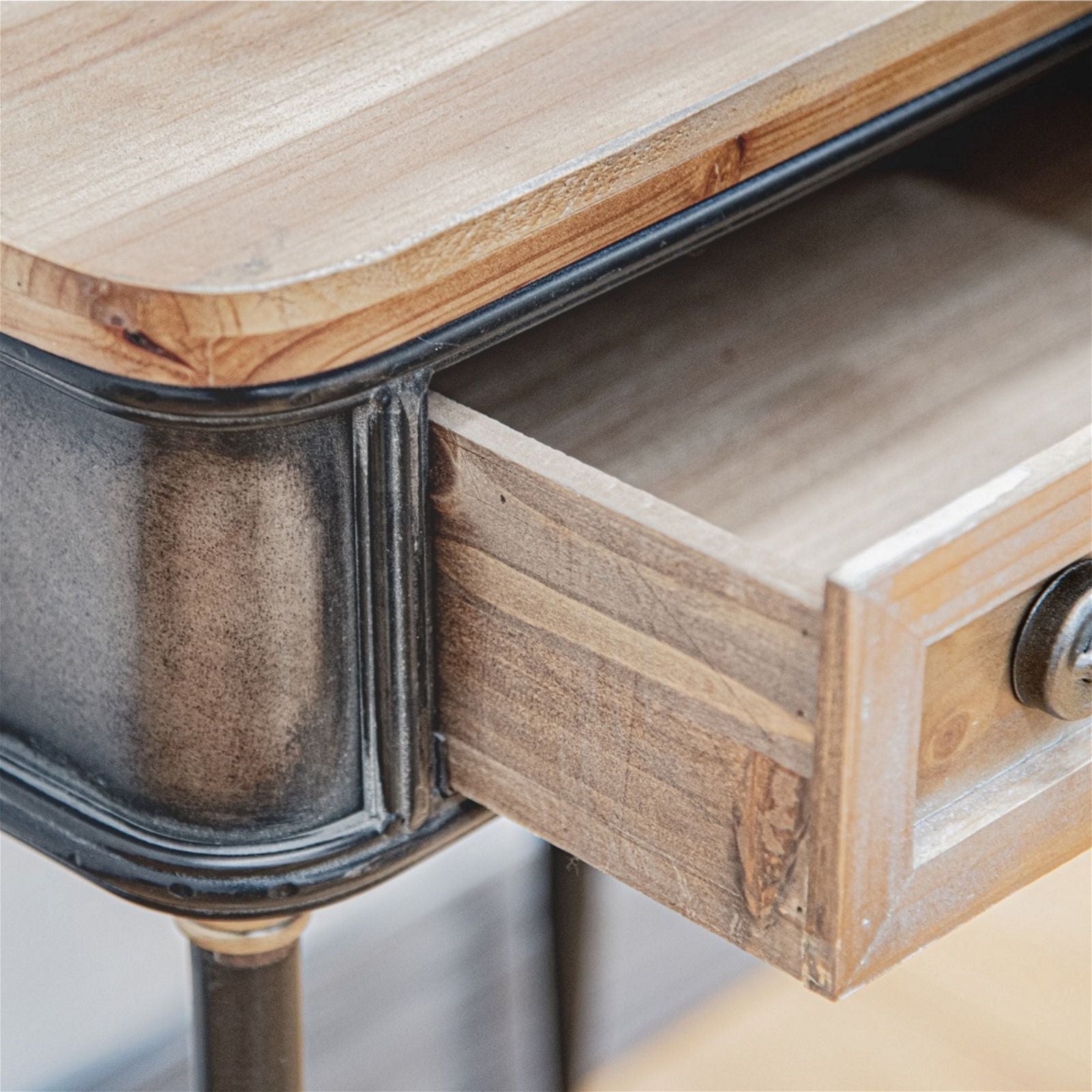 Refino Modern Side Table by Urban Style - Stylish End Table for Living Room, Bedroom & Office - Perfect for Coffee, Books & Decor