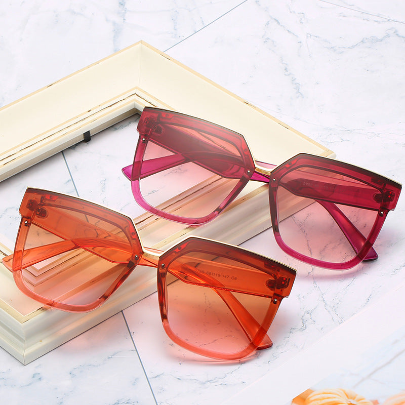 Stylish Metal Frame Sunglasses for Men & Women - Trendy UV Protection Shades for Outdoor, Driving & Fashion