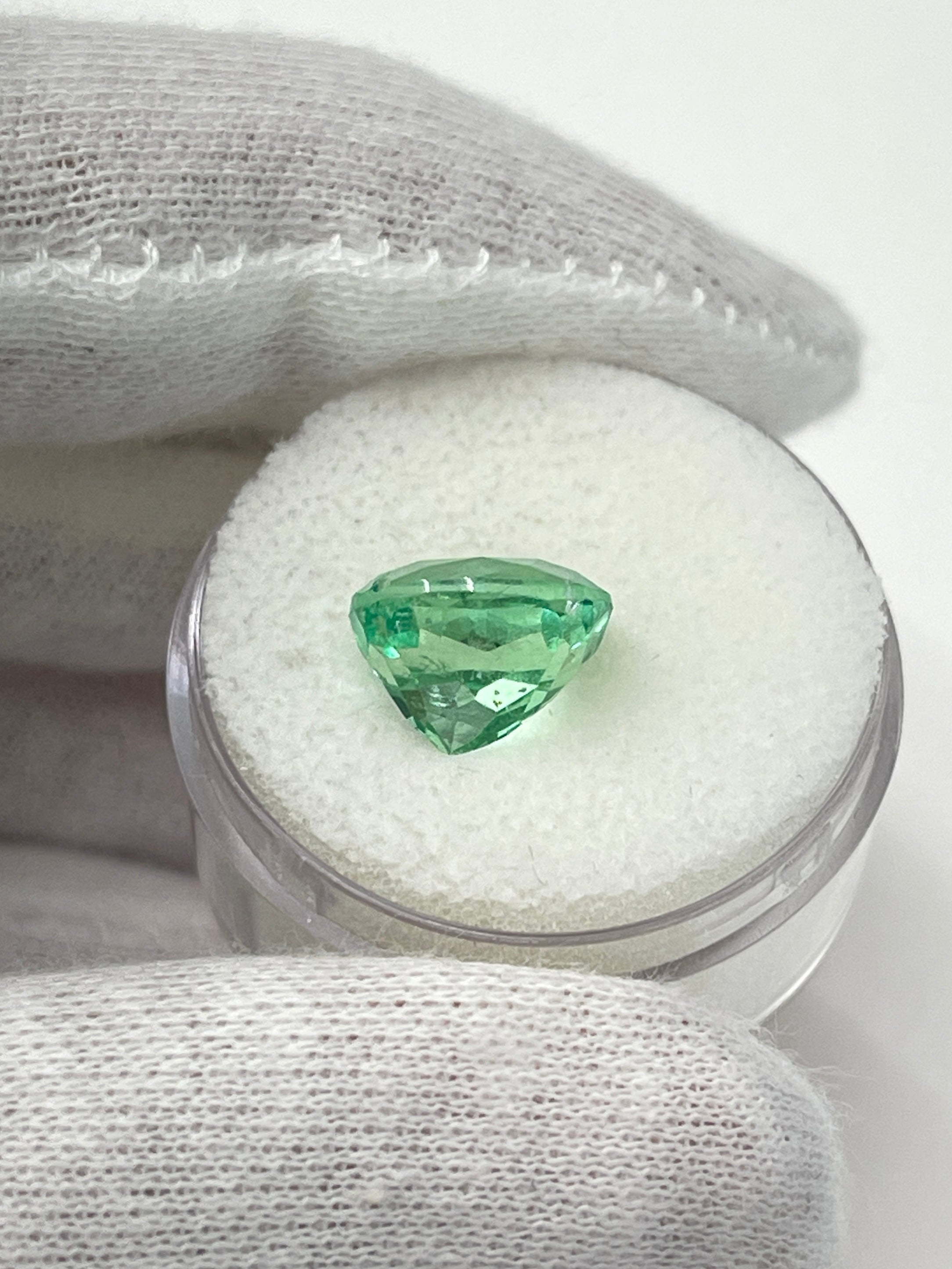 4.13 Carat 10x9mm Pastel Yellowish Green Natural Loose Colombian Emerald Cushion Cut Gemstone for Jewelry Making, Engagement Rings & Collector's Items