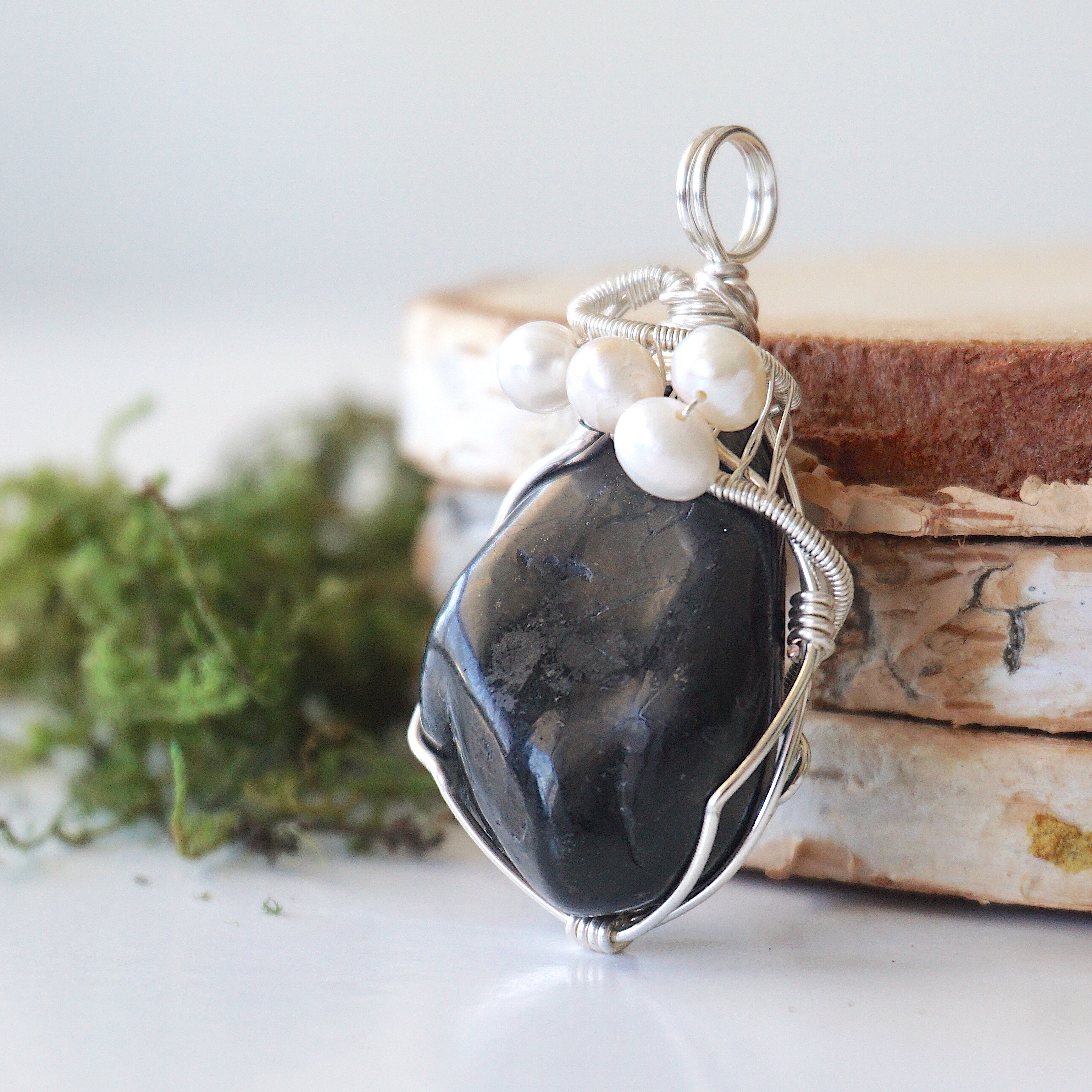 Shungite and Pearl Necklace for Women - Silver Plated Healing Crystal Jewelry for Protection, Stress Relief & Positive Energy - Perfect for Meditation, Yoga & Everyday Wear