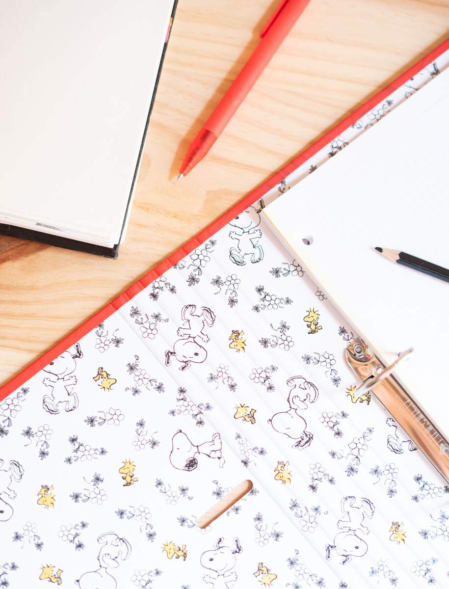 Premium Snoopy 2-Ring Binder A4 Folder - 10.6 x 12.6 Inch (27 x 32 cm) Red - Durable School & Office Supplies for Organizing Documents, Notes & Homework - Perfect for Students, Teachers & Professionals
