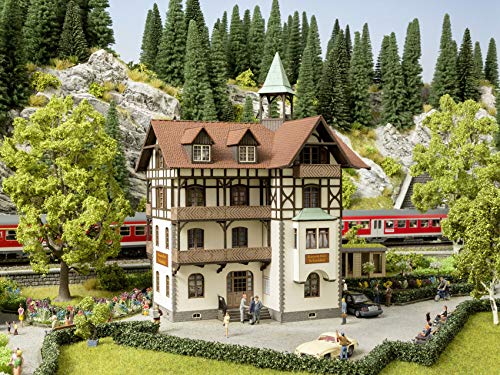 Noch 66407 Romantic Hotel Schonblick H0 Scale Model Building Kit - Perfect for Train Sets, Dioramas & Collectors