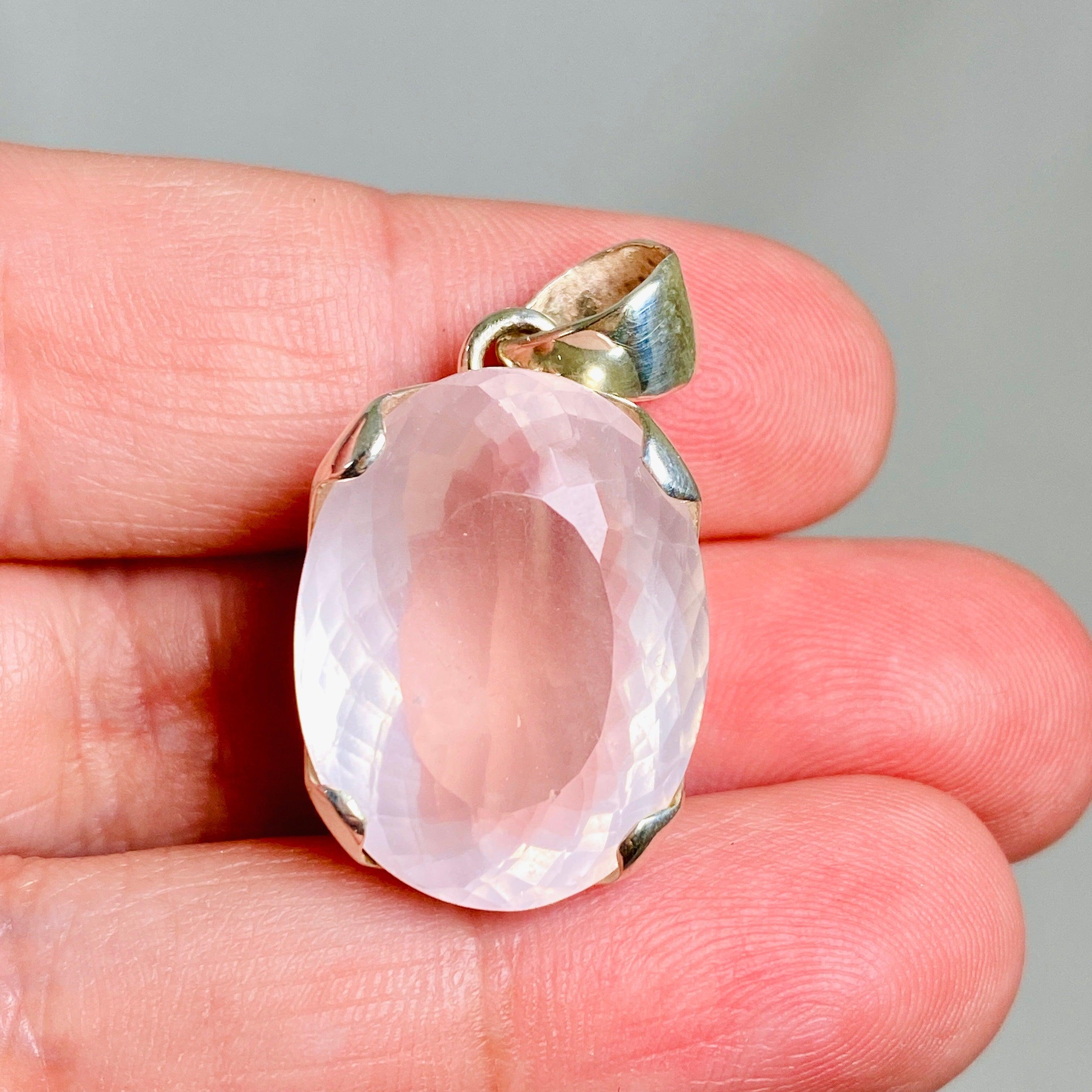 Rose Quartz Faceted Oval Pendant Necklace - Natural Healing Stone Jewelry for Women - Perfect for Meditation, Yoga & Spiritual Gifts