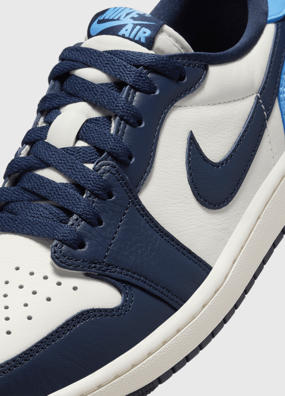 Air Jordan 1 Low OG 'Obsidian' Men's Basketball Shoes - Retro Style Sneakers for Casual Wear, Street Fashion & Sports Performance
