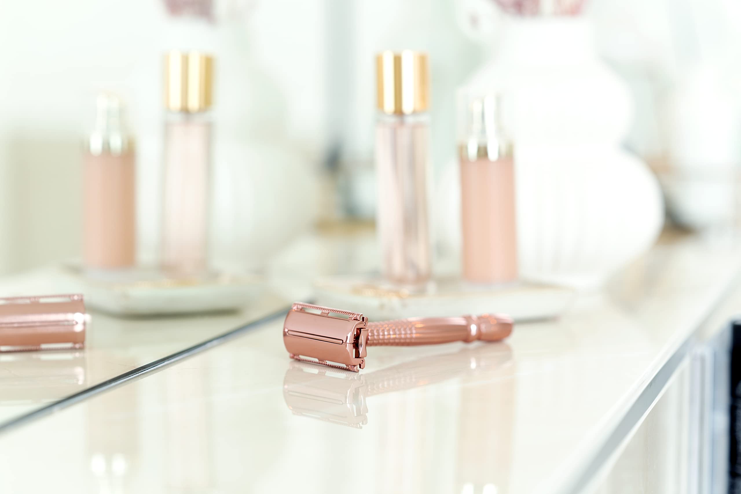 Wilkinson Sword Intuition Rose Gold Razor for Women - Smooth Shaving with Moisturizing Bars for Legs, Underarms & Bikini Line - Perfect for Travel & Everyday Use