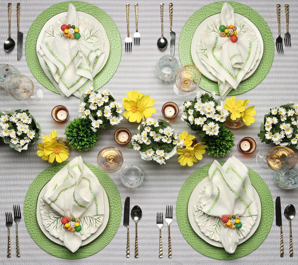 Vibrant Crocodile Print Placemats Set of 4 - Waterproof & Heat Resistant Dining Table Mats for Everyday Use, Dinner Parties & Home Decor