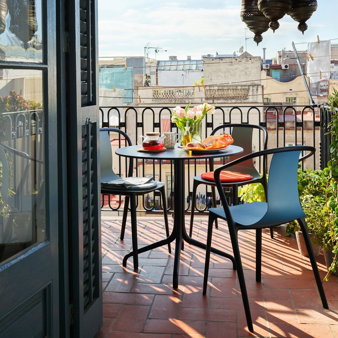 Belleville Round Bistro Table - Outdoor Patio Dining Set for Garden, Balcony & Backyard - Weather-Resistant Metal Cafe Table