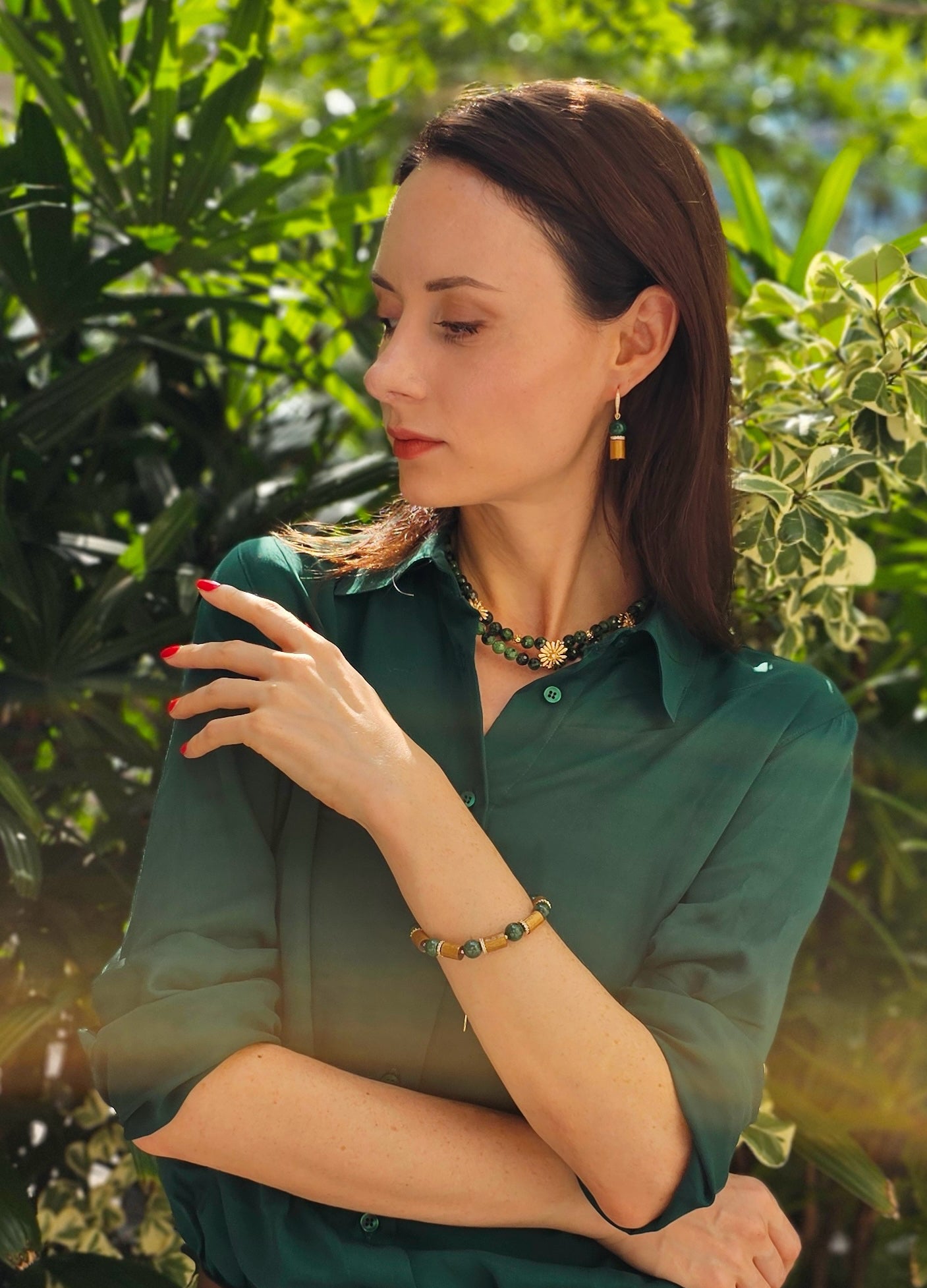 Elegant Green Gemstone Daisy Flower Statement Necklace NN039 - Perfect for Boho Chic Outfits & Summer Fashion Accessories