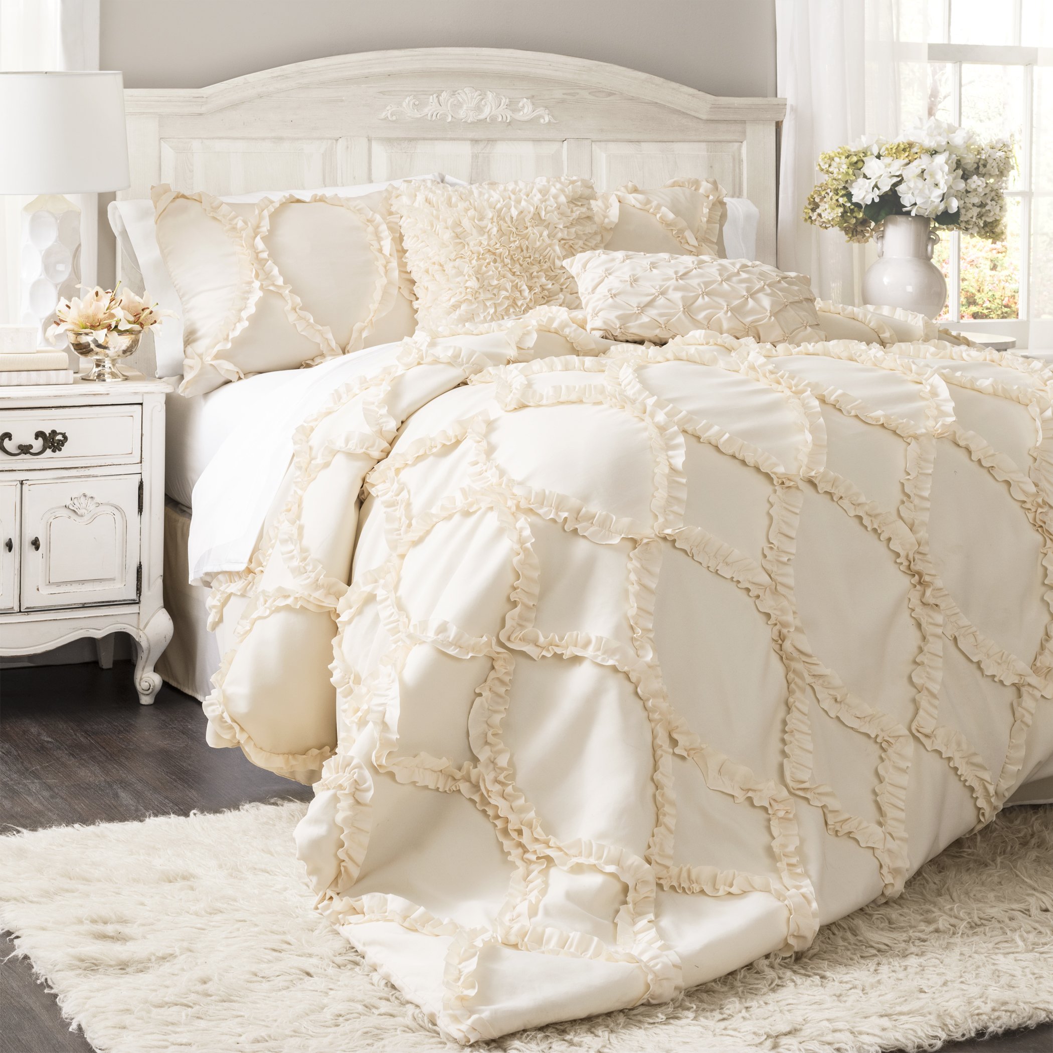 Lush Decor Avon 3-Piece King Comforter Set in Ivory - Romantic Farmhouse Bedding with Elegant Ruffle Trim - Soft Textured Comforter for Country Cottage & Farmhouse Style - Perfect for Master Bedroom, Guest Room, and Cozy Farmhouse Retreat