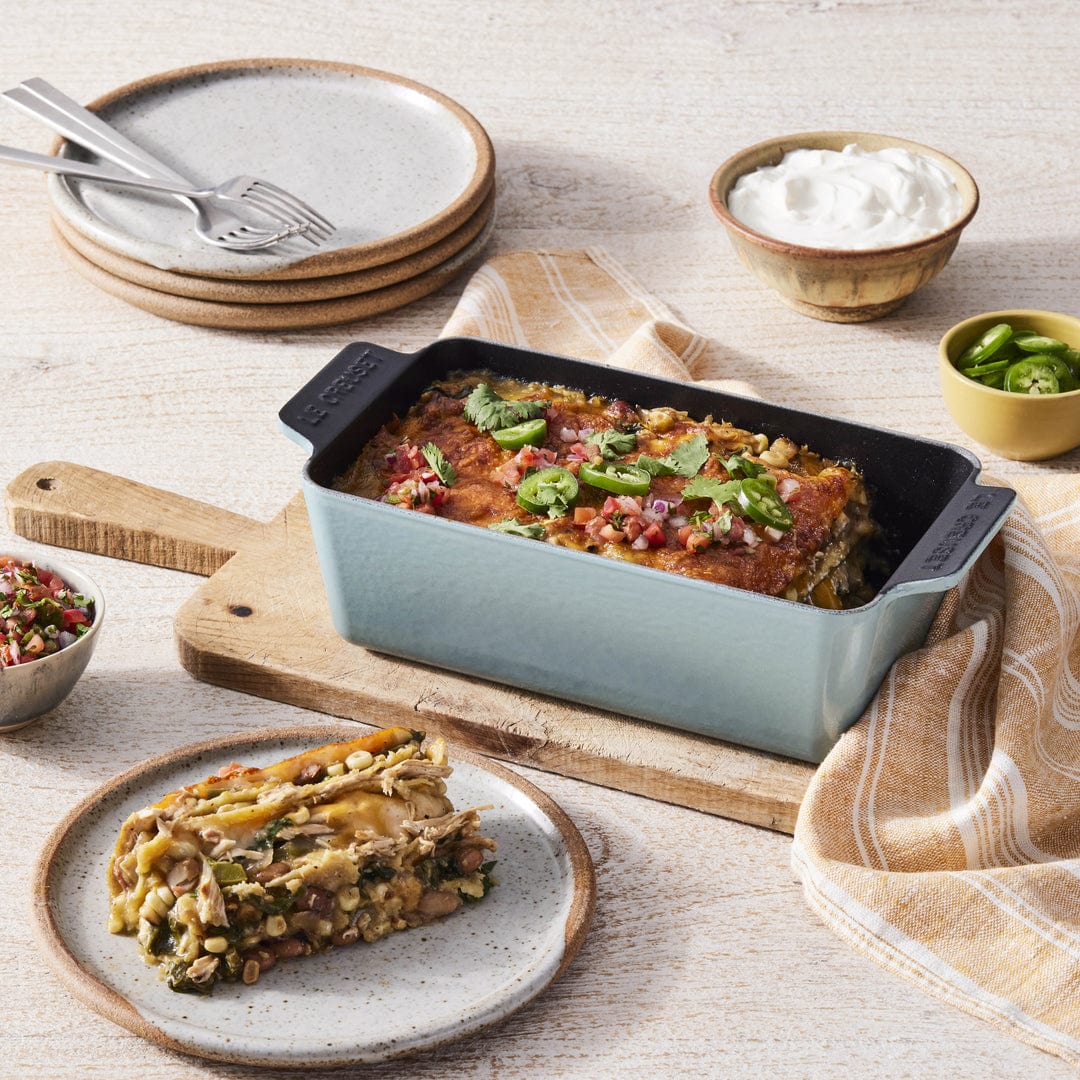 Le Creuset Signature Enameled Cast Iron Loaf Pan - 5.25 Quart, Cherry Red - Perfect for Baking Homemade Bread, Banana Bread & Meatloaf - Oven, Grill & Stovetop Safe