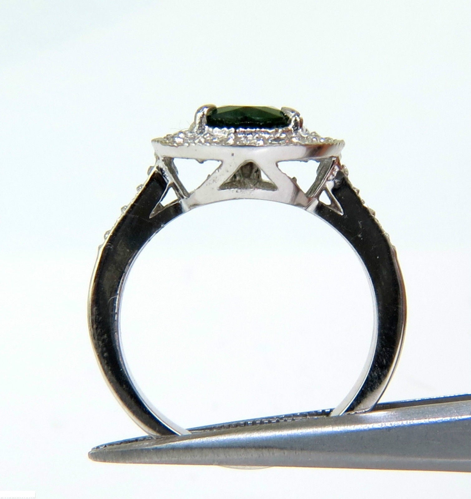 2.56CT Natural Bright Fine Gem Green Tsavorite Diamond Ring in 14KT Gold - Elegant Jewelry for Weddings, Anniversaries & Special Occasions