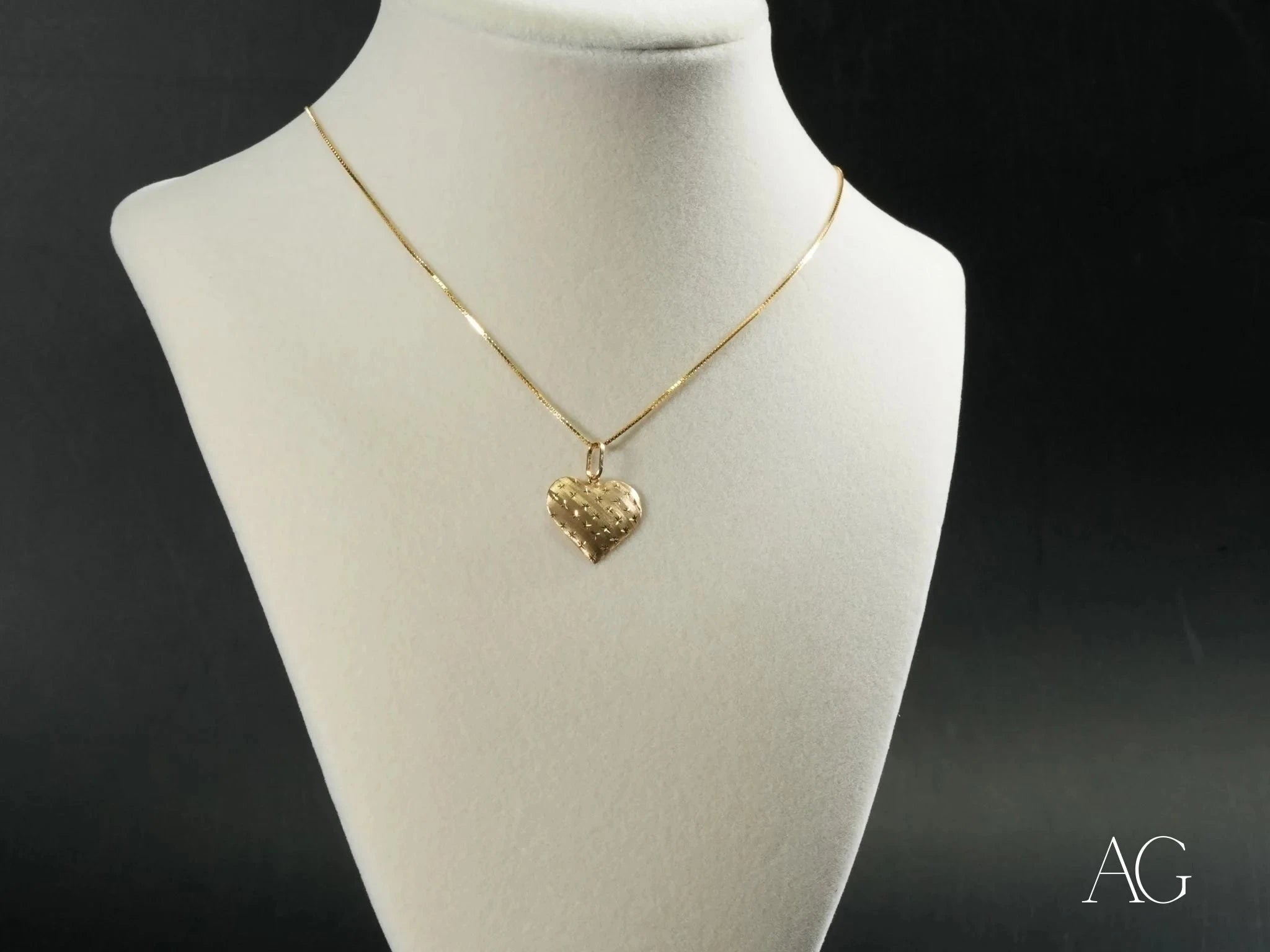 Golden Heart Pendant Necklace for Women - 14K Gold Plated Elegant Jewelry Gift for Valentine's Day, Anniversary & Special Occasions