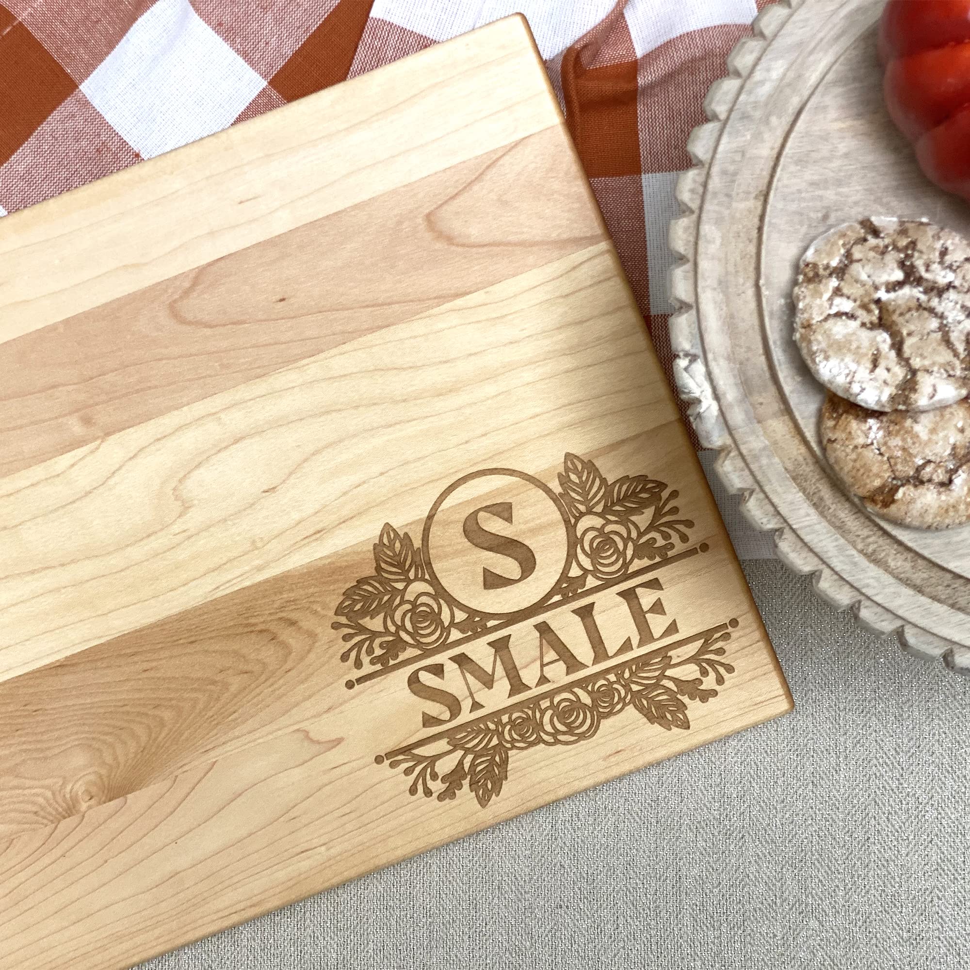 **Personalized Wooden Cutting Board - Custom Housewarming Gift for New Homeowners, Couples, Men & Women - Perfect for Kitchen Decor, Cooking & Unique Housewarming Presents**