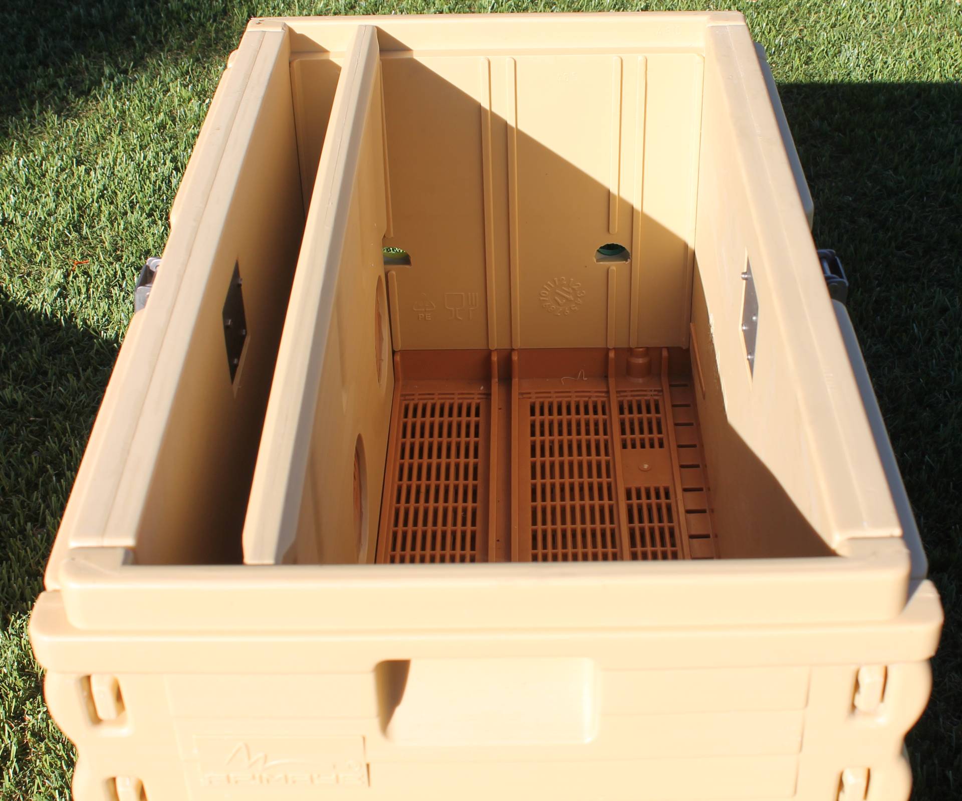 7 Frame NUC White Insulated Bee Hive Set - Premium Beekeeping Starter Kit for Honey Production & Pollination - Perfect for Backyard Beekeepers & Gardeners