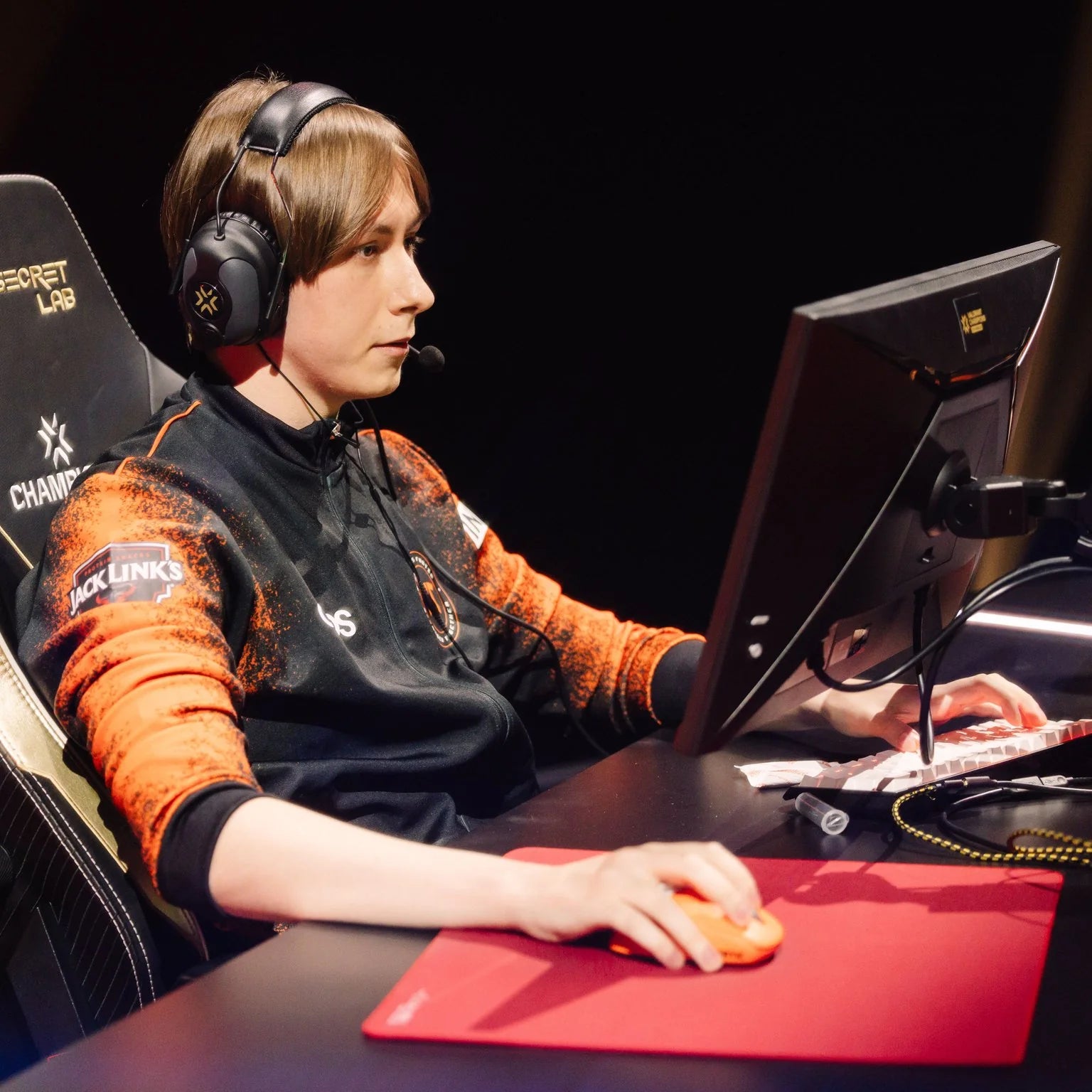 Lamzu Thorn Wireless Gaming Mouse - Fnatic X Lamzu Edition | Esports & Pro Gaming | Lightweight Ergonomic Design for PC & Laptop