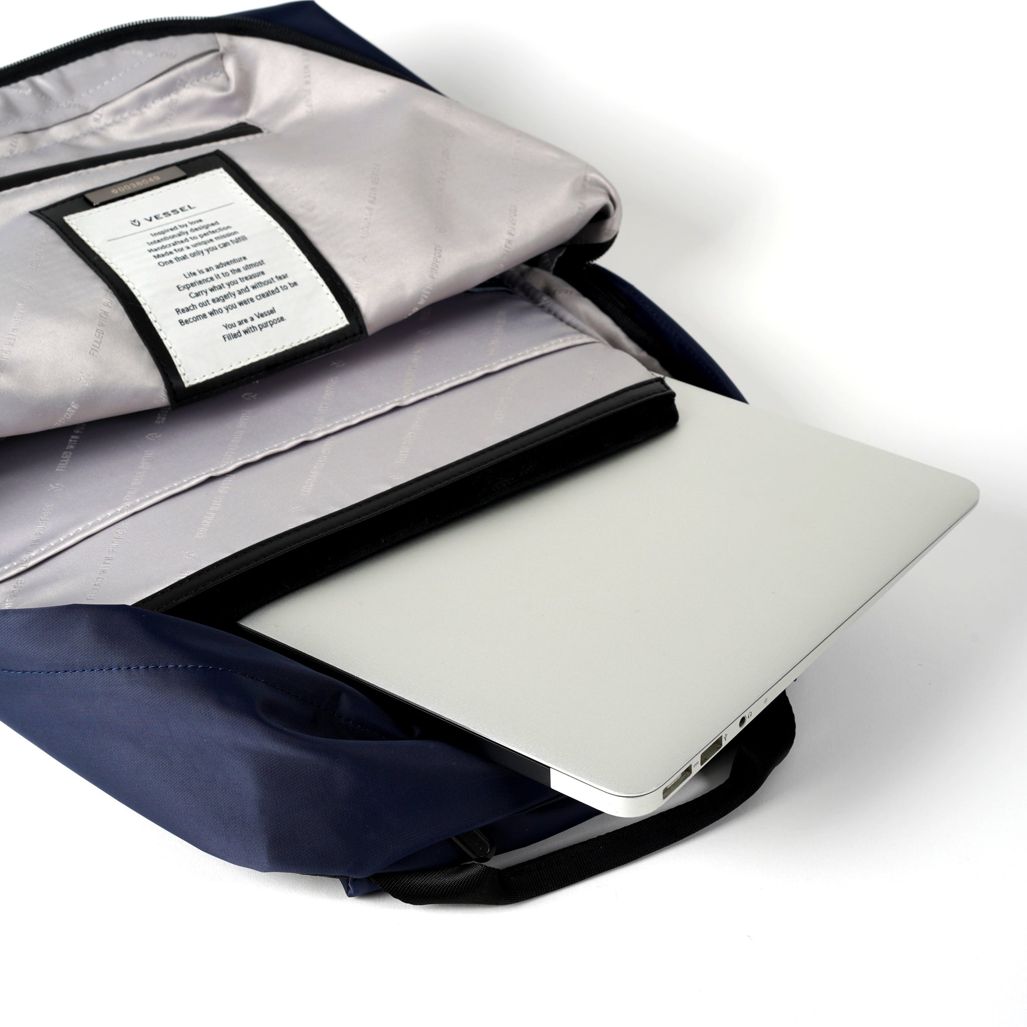 Skyline Backpack - Lightweight Durable Travel Backpack for Men & Women - Perfect for Hiking, Commuting & Everyday Use