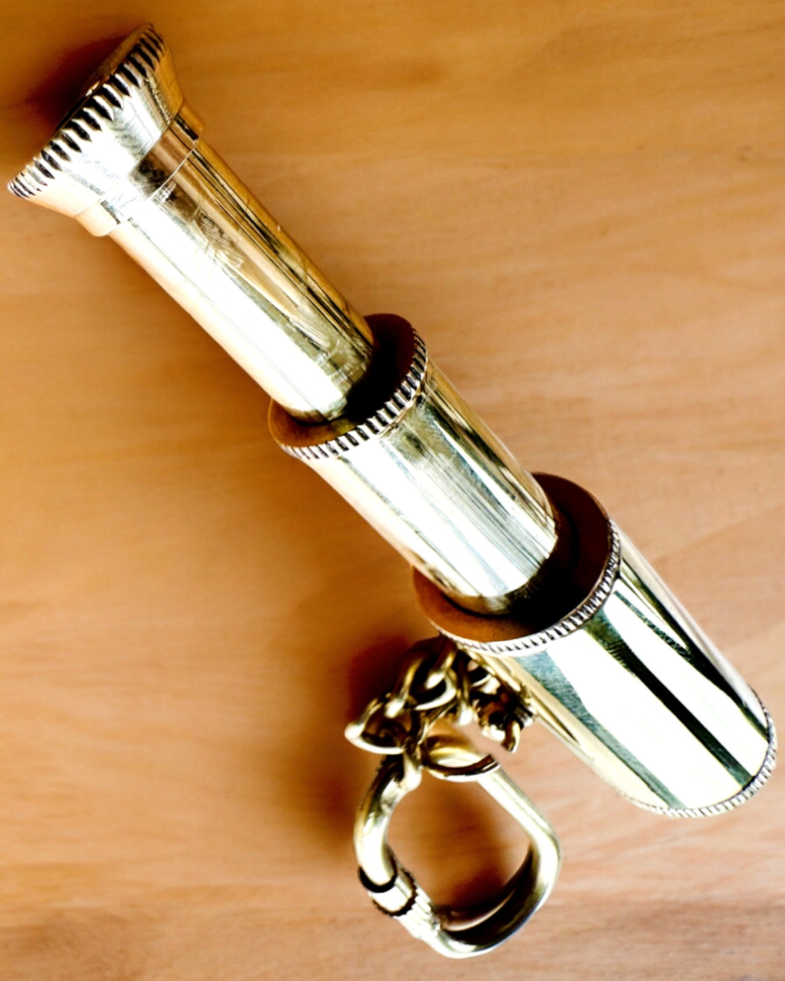 Premium Personalized Golden Pocket Telescope Keychain - Compact Adventure Gadget for Travel, Hiking & Outdoor Exploration
