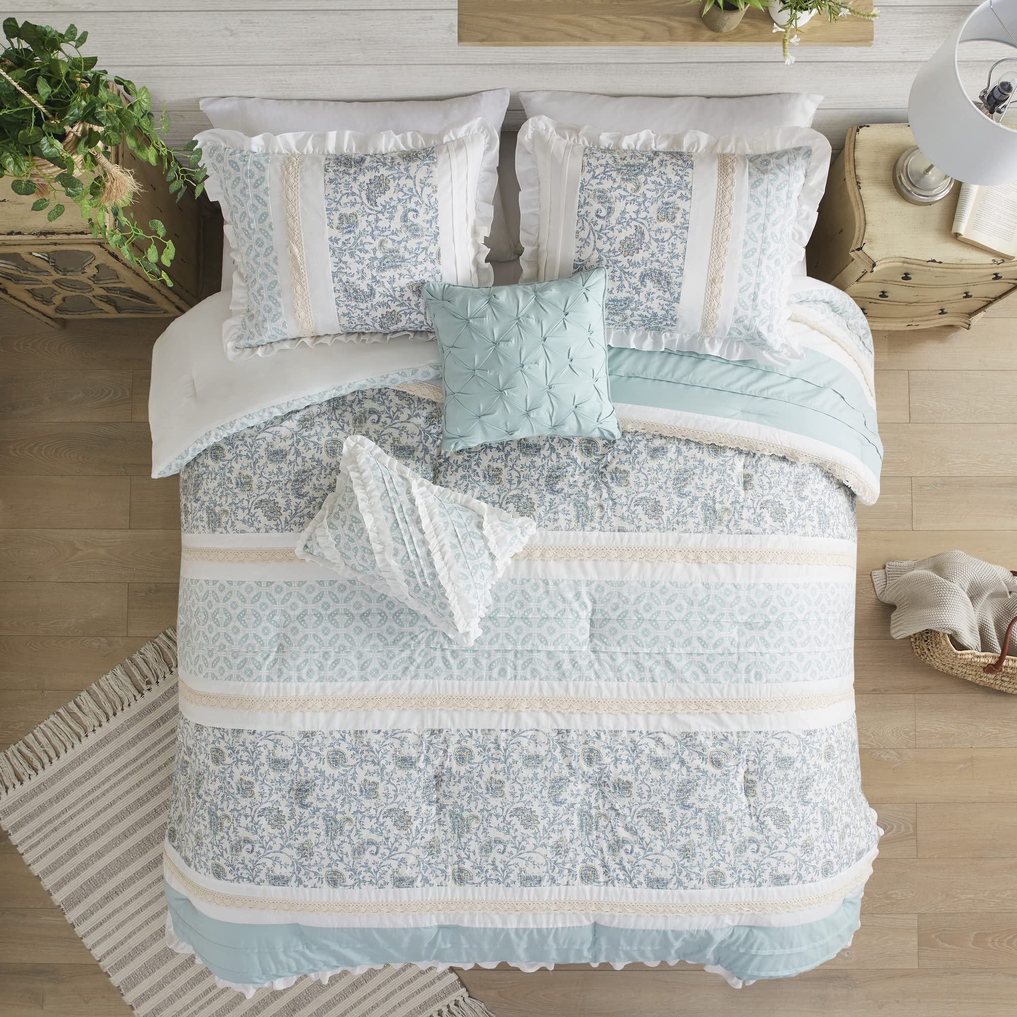 Madison Park Scarlett 100% Cotton Comforter Set - Modern Cottage Design All Season Down Alternative Bedding with Matching Shams, Bedskirt & Decorative Pillows, Queen Size, Blue 6-Piece Set - Perfect for Cozy Bedrooms & Guest Rooms
