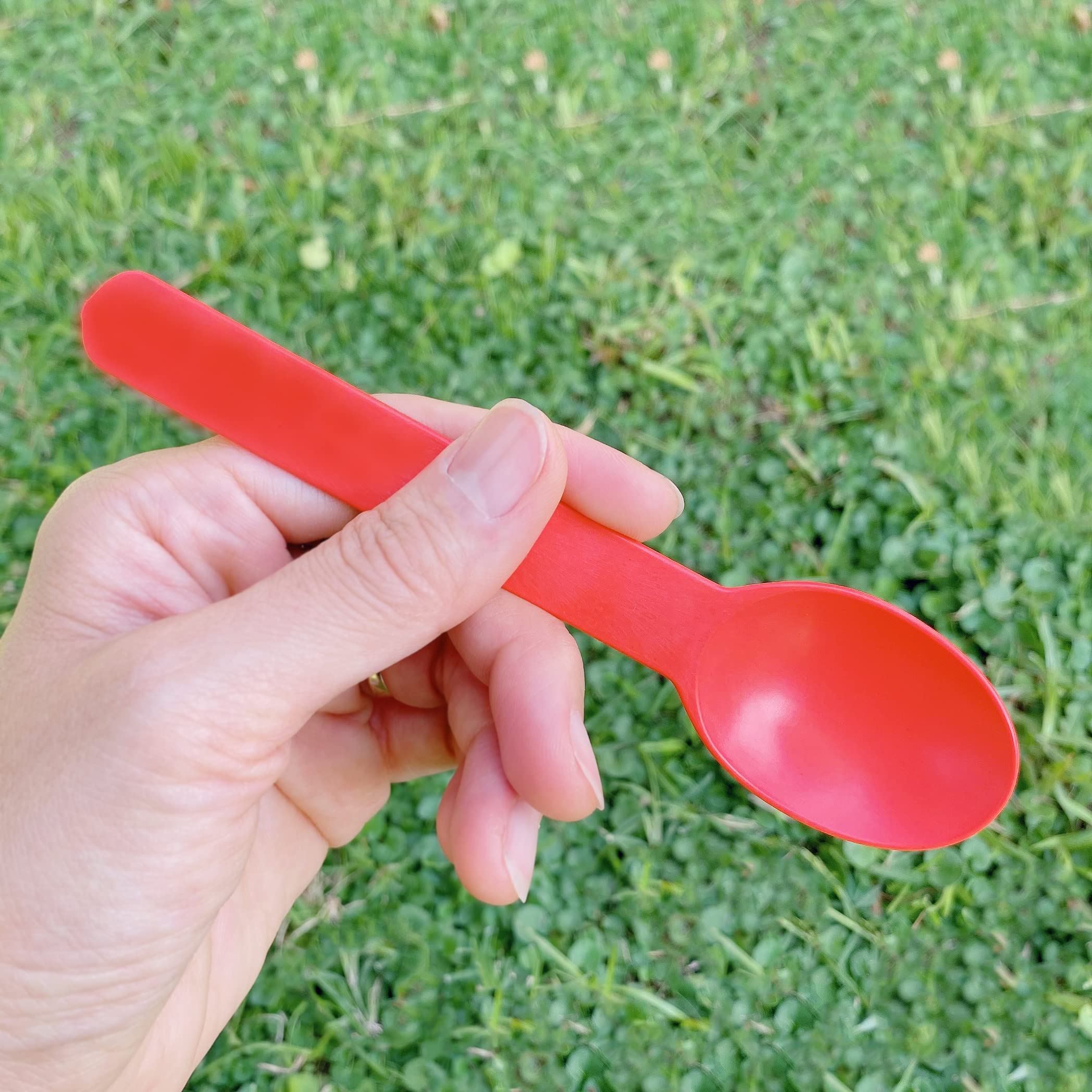Eco-Friendly Disposable Corn Starch Spoons with Napkins - 500 Pack (Red) | Perfect for Parties, Picnics & Takeout Meals
