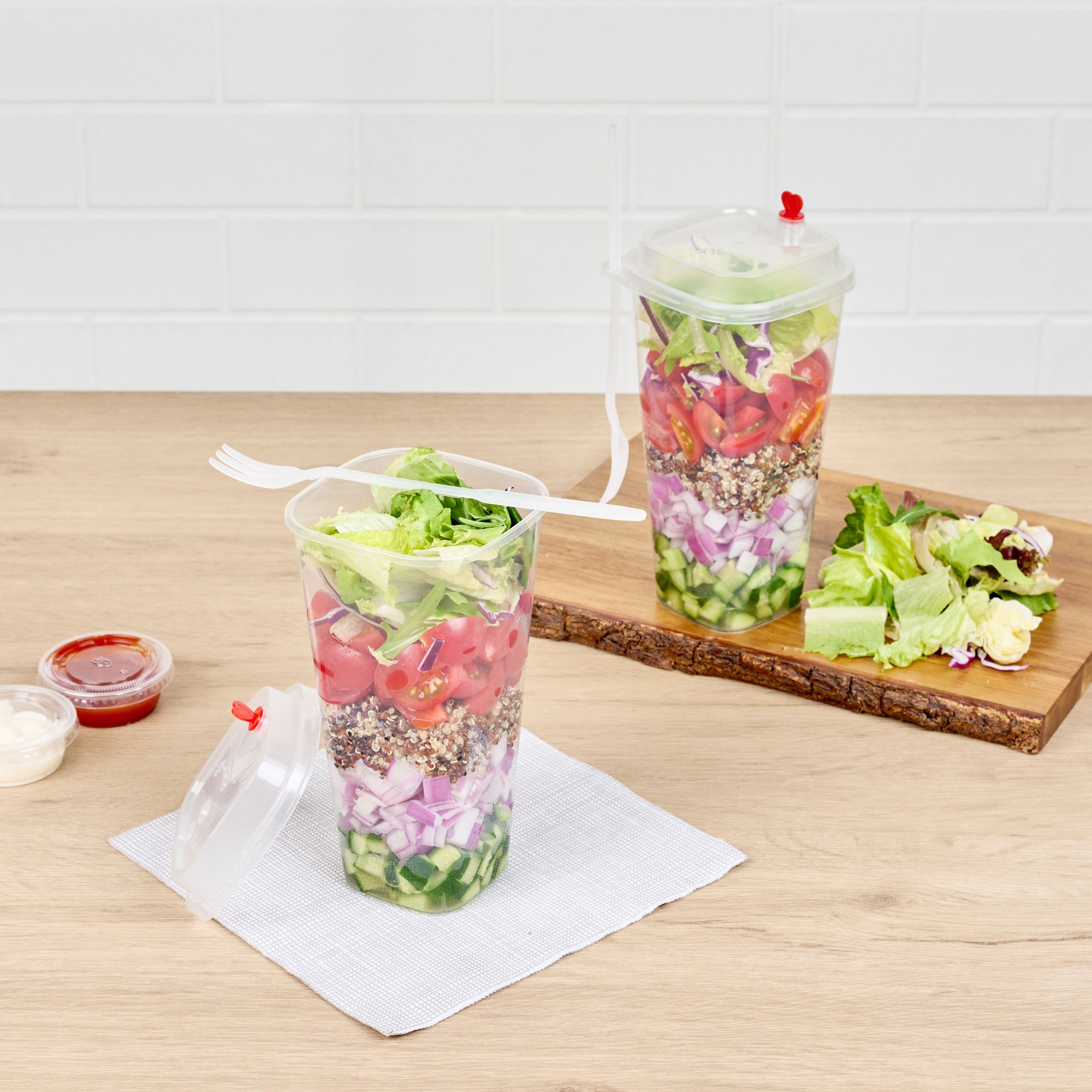 24 oz Clear Plastic Salad To Go Containers with Lids & Forks - 100 Pack | BPA-Free Meal Prep Containers for Office Lunch, Picnics & Takeout Food Storage