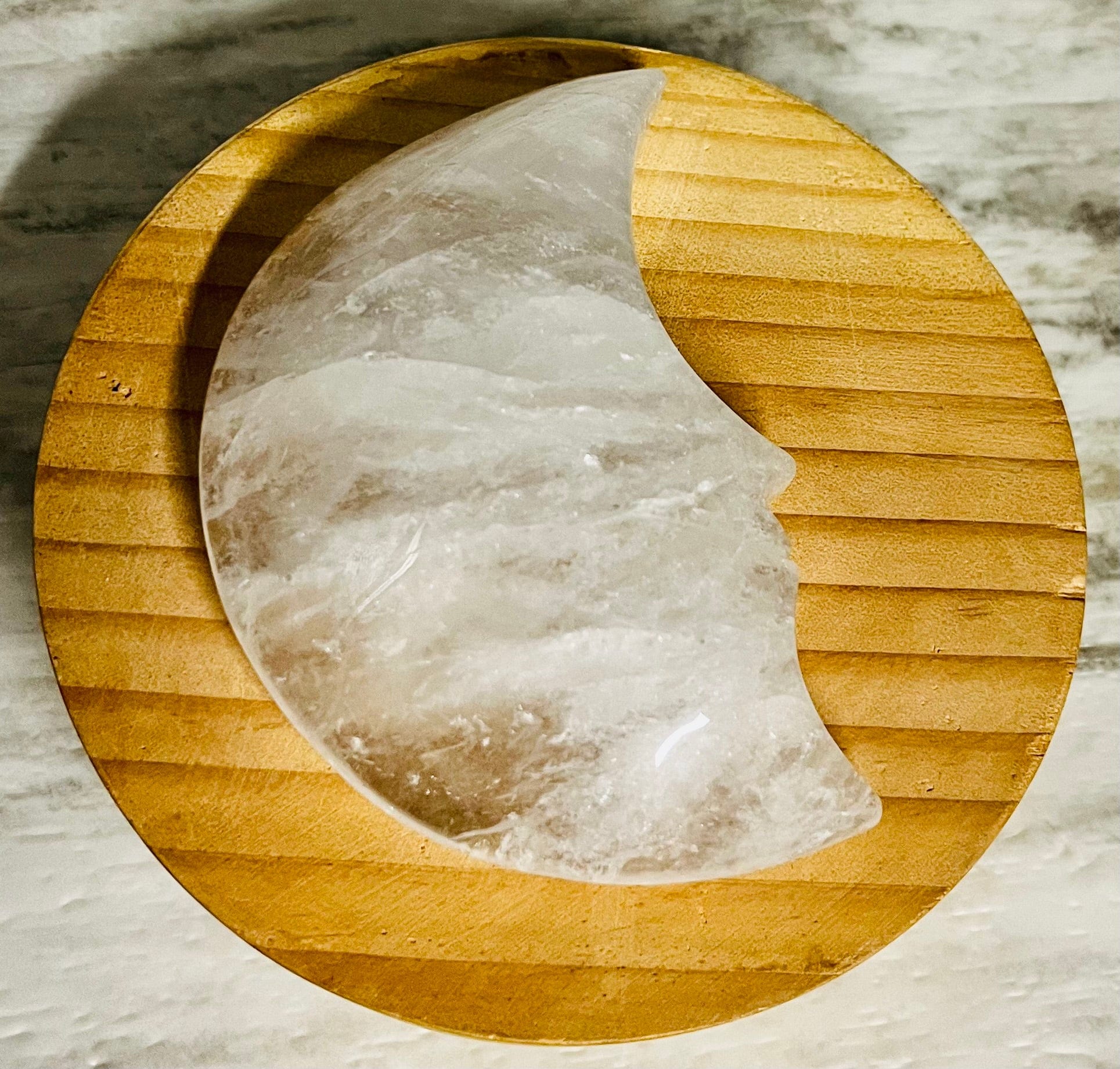 Natural Clear Quartz Moon Carving - Healing Crystal for Meditation, Yoga & Spiritual Decor | Perfect for Home, Office & Gift Giving