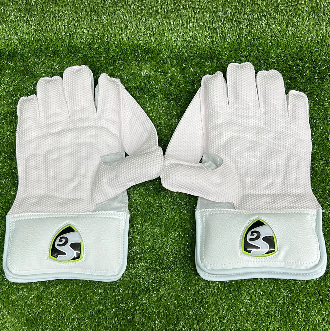 SG Club Junior/Youth Cricket Wicket Keeping Gloves - Premium Protective Gear for Young Cricketers - Perfect for Practice, Training & Matches
