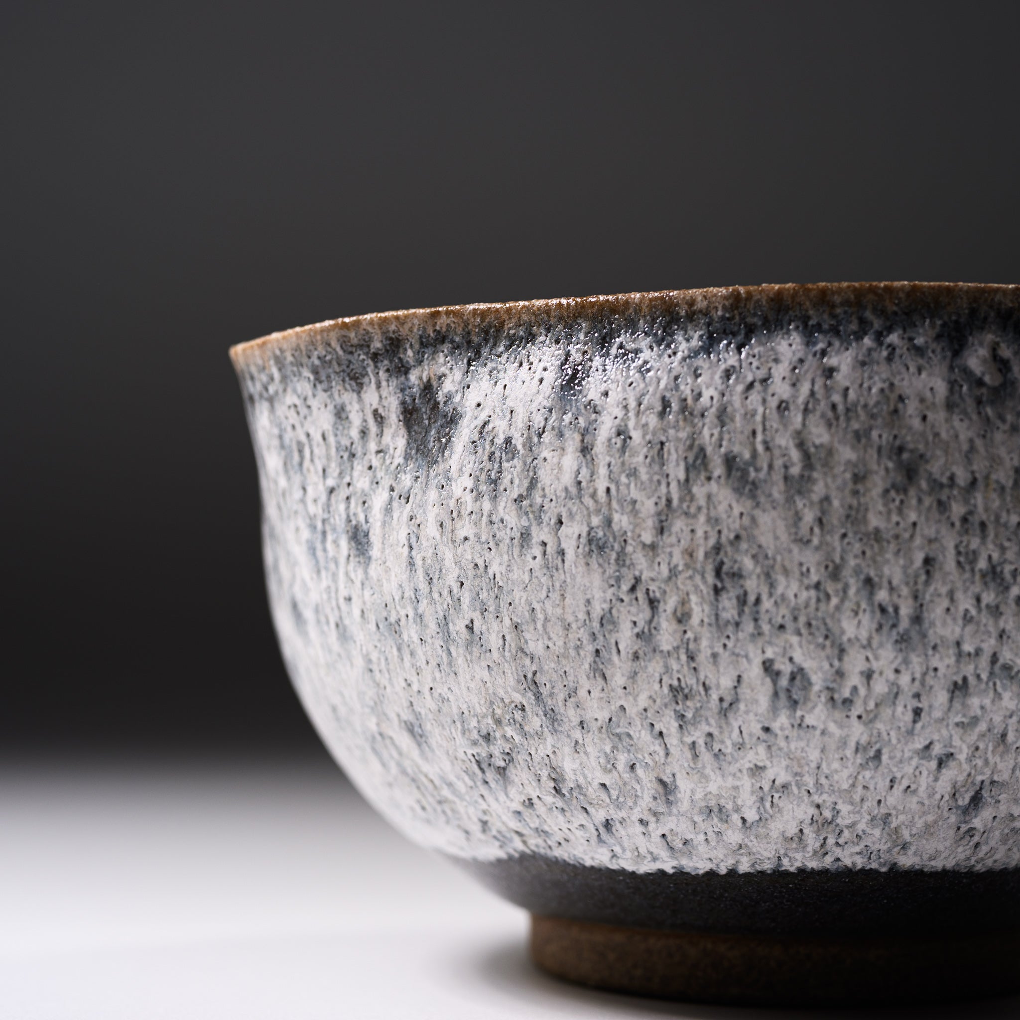 Premium MASAMURA Matcha Bowl with Spout - Frosted Stone Ceramic Tea Cup for Japanese Tea Ceremony, Chawan for Matcha Whisking, Traditional Zen Tea Drinking Set - Perfect for Home, Office & Meditation Spaces