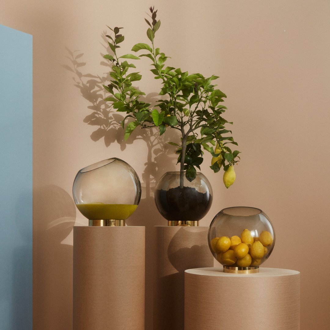 Modern Globe Vase with Stand - Set of 4 Glass Decorative Vases for Home Decor, Wedding Centerpieces & Office Desk Accessories