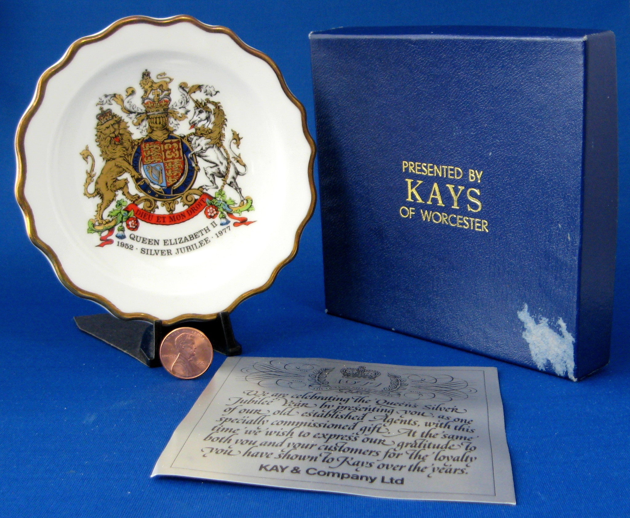 Royal Stafford Dish Queen Elizabeth II Silver Jubilee Commemorative Plate 1977 with Original Box | Collectible Souvenir for Royal Memorabilia Enthusiasts & British History Fans
