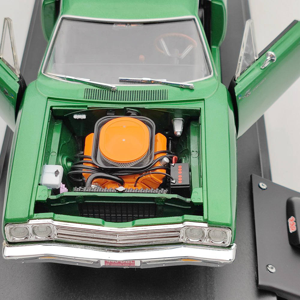 1:18 Scale 1969 1/2 Plymouth Roadrunner 440 6BBL Supercar Diecast Model - Limited Edition Collectible Toy Car in Green - Perfect for Car Enthusiasts, Christmas Gifts & Display Collection