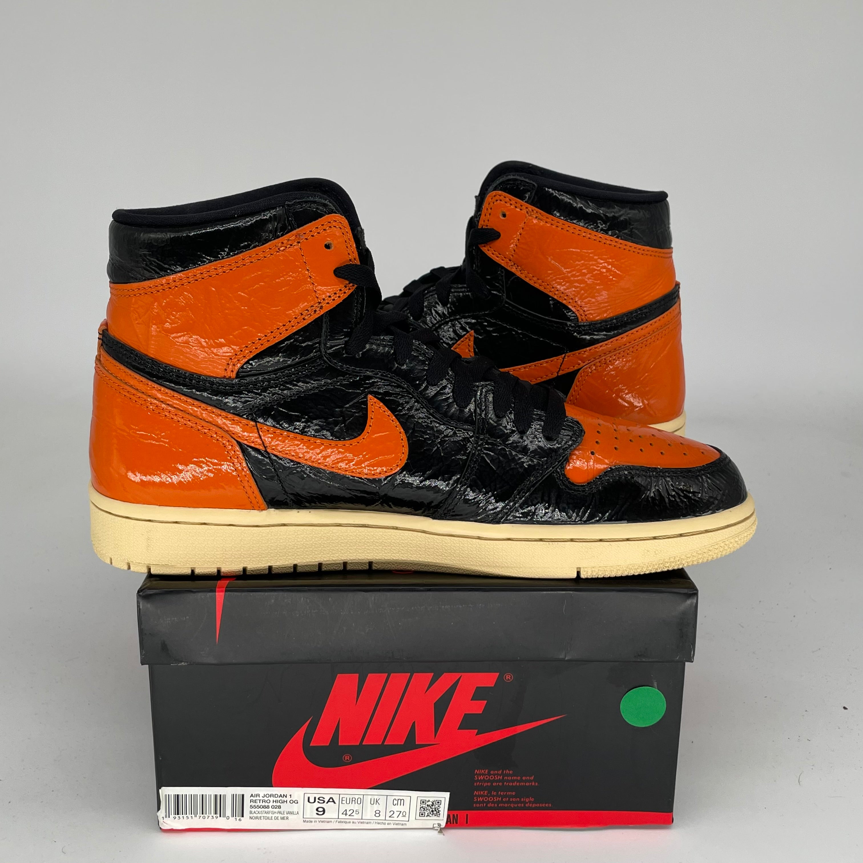 AIR JORDAN 1 SHATTERED BACKBOARD 3.0 Sneakers - Men's Size 9 (555088-028) - Retro High OG Basketball Shoes for Streetwear & Casual Style