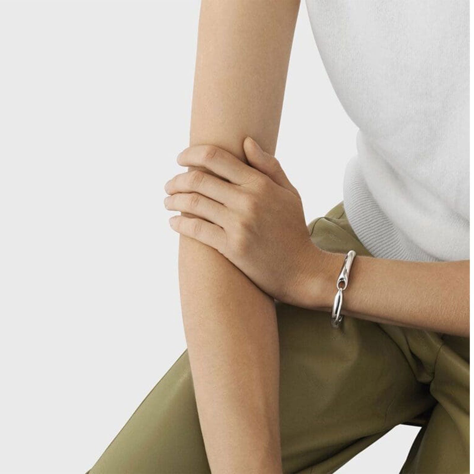 Georg Jensen REFLECT Silver Bangle Bracelet 20001096 - Elegant Minimalist Jewelry for Women, Perfect for Everyday Wear & Special Occasions