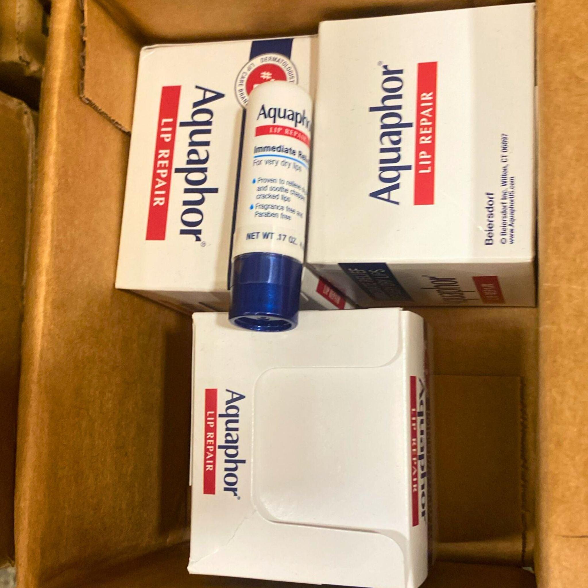 Aquaphor Lip Repair Balm for Dry & Chapped Lips - 0.35 Oz (Pack of 120) - Moisturizing Lip Care for Winter, Cold Weather & Daily Use