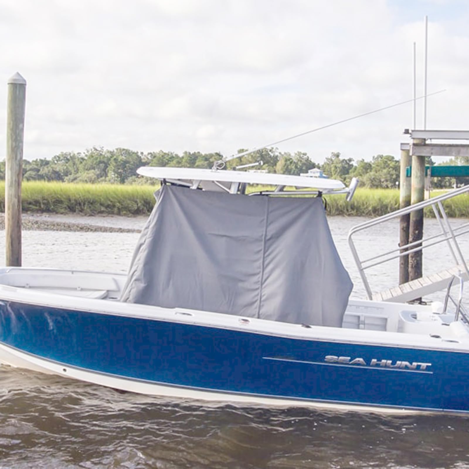 **600D Heavy Duty Waterproof T-Top Boat Cover - Tear-Resistant Polyester Center Console Cover for Boats - Perfect for Marine Protection & Outdoor Storage**