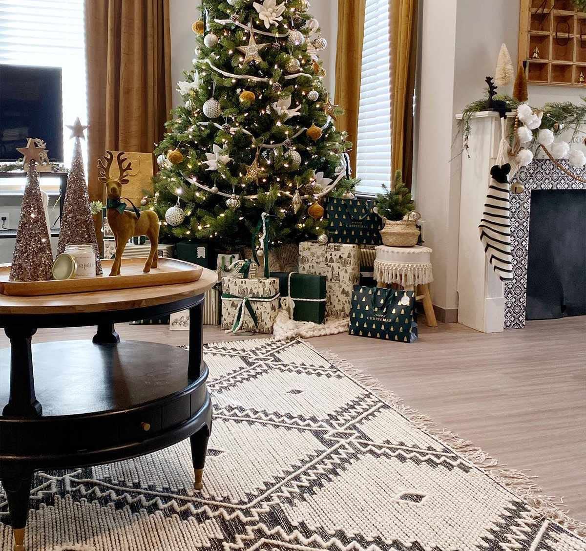 Bohemian Area Rug 2' x 3' - Hauteloom Brownhills Handwoven Living Room & Bedroom Rug in Black & Beige - Perfect for Boho Chic Home Decor, Dorm Rooms & Cozy Spaces