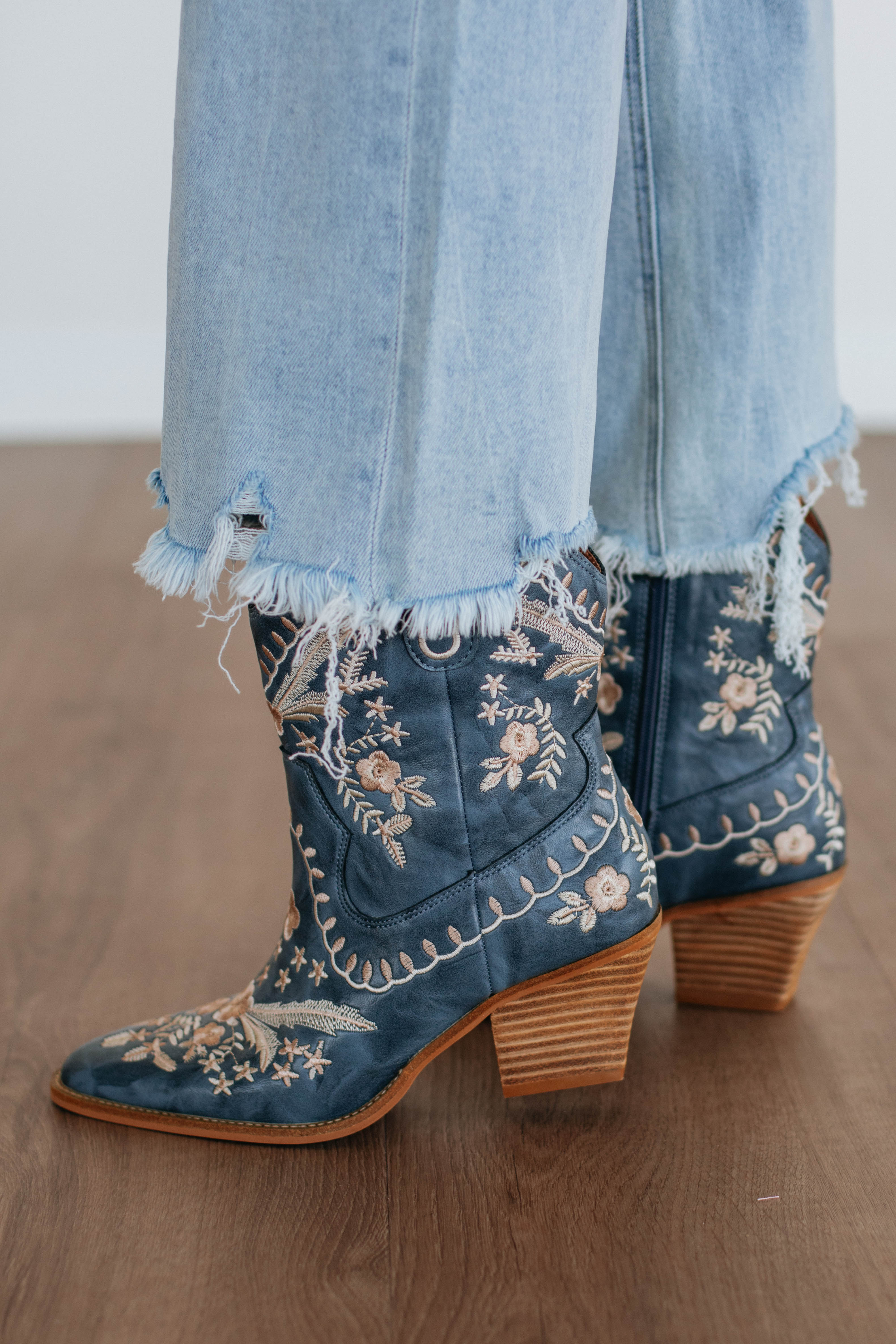 Best Western Cowboy Boots for Women & Men - Comfortable Country Dance Boots for Line Dancing, Rodeo & Casual Wear