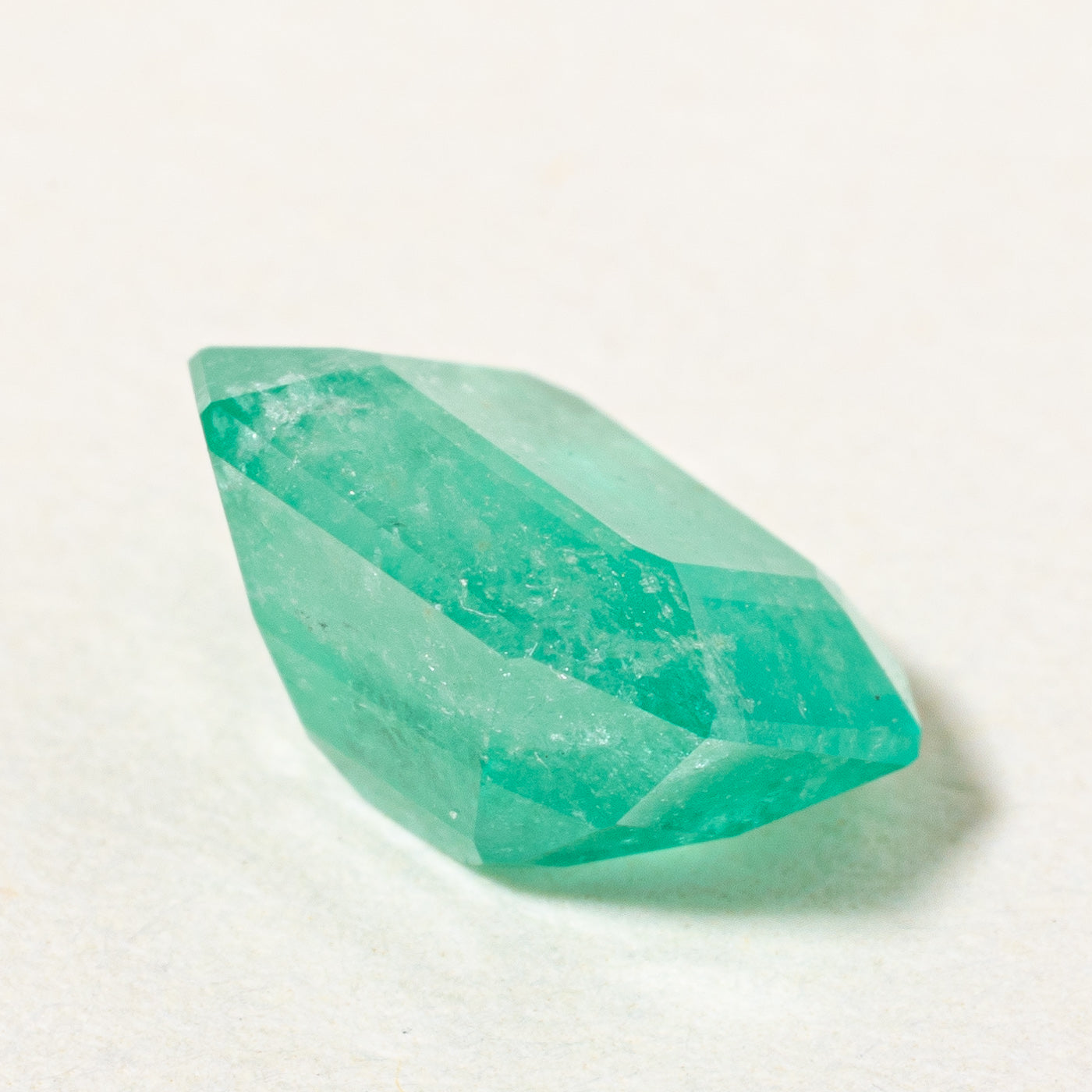 1.35ct Natural Octagonal Cut Loose Emerald Gemstone for Jewelry Making - Engagement Rings, Necklaces & Earrings | High-Quality Green Emerald Stone