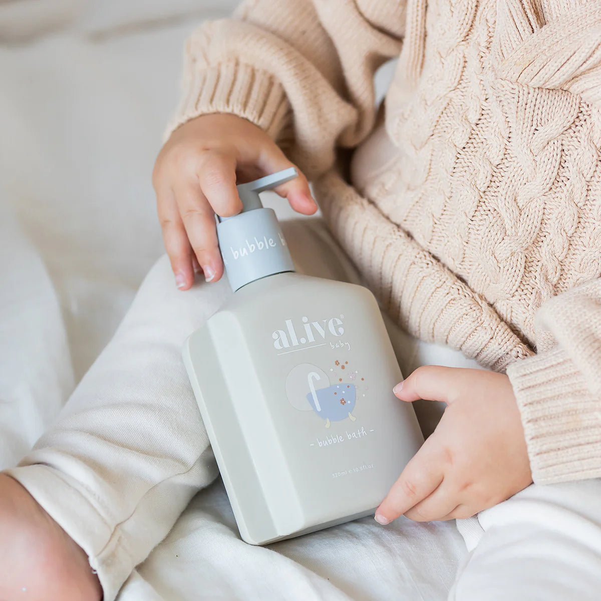 Alive Baby Bubble Bath - Gentle Apple Blossom Scent for Newborns & Toddlers | Perfect for Relaxing Bath Time & Sensitive Skin Care