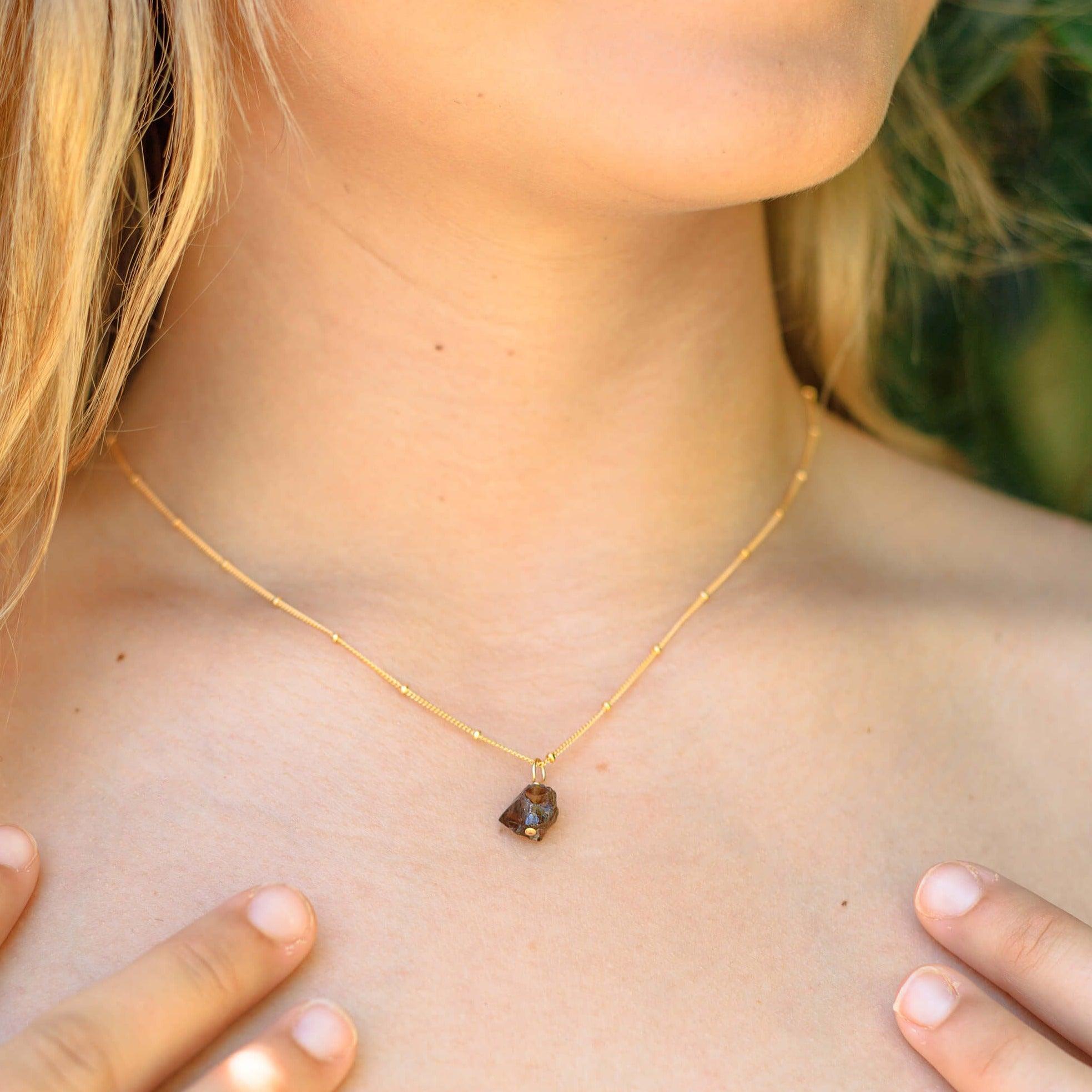 Natural Raw Smoky Quartz Pendant Necklace for Women - Elegant Healing Crystal Jewelry for Spiritual Protection & Everyday Wear