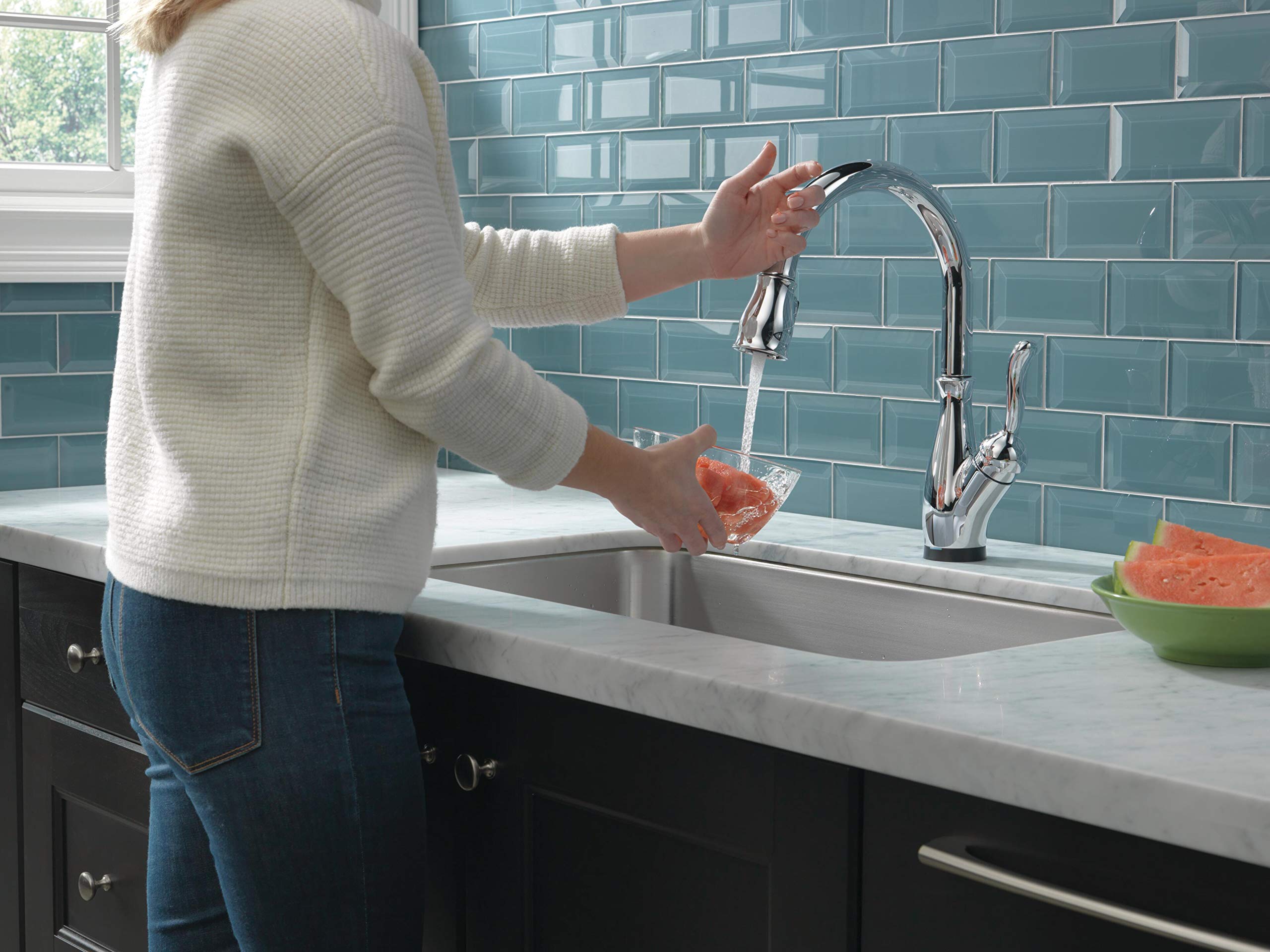 Delta Leland Single-Handle Touch Kitchen Faucet with Pull Down Sprayer and Soap Dispenser - Chrome Finish Touch2O Technology Magnetic Docking Spray Head for Modern Kitchens and Home Renovations