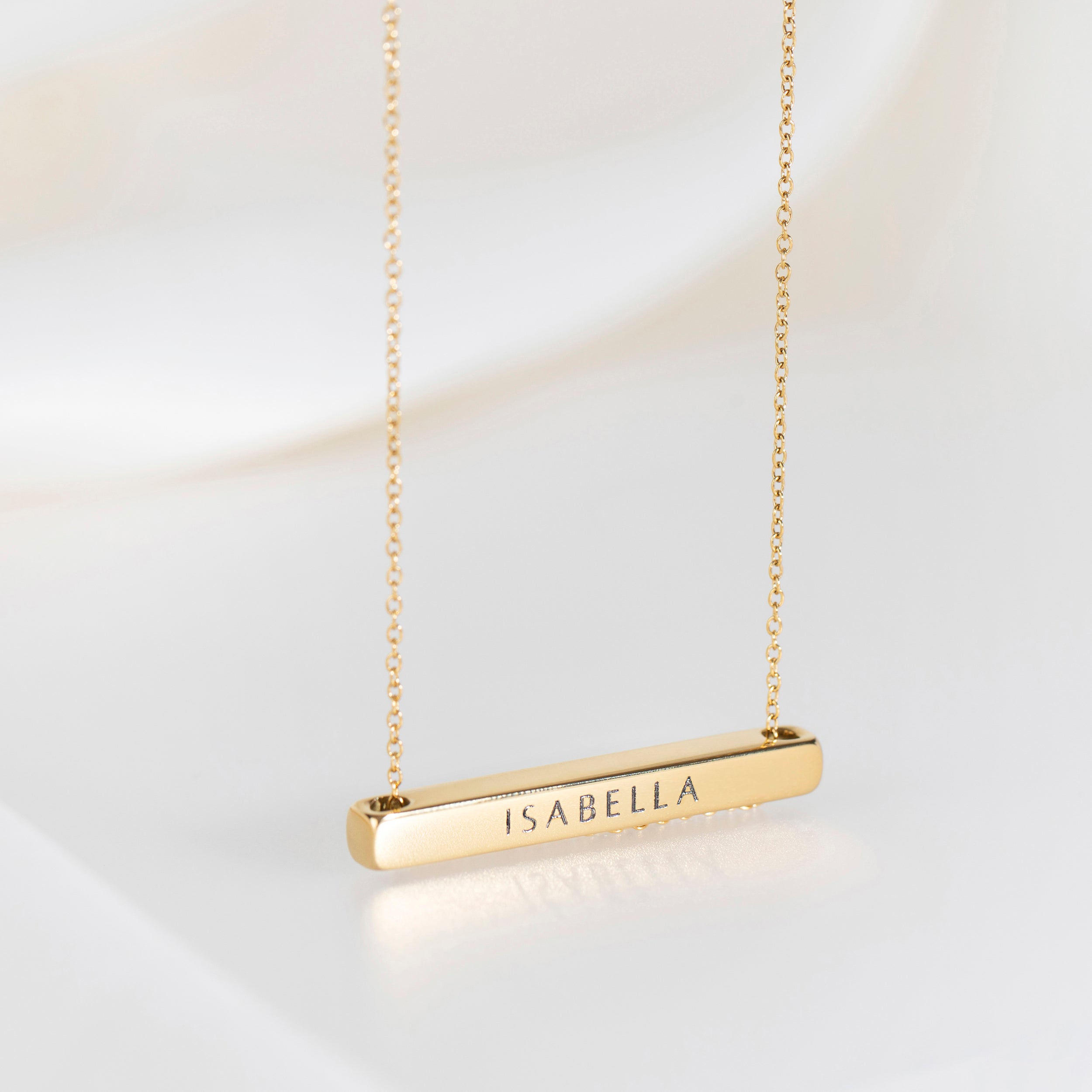 4cm Gold Horizontal Letter Bar Necklace - Personalized Initial Pendant for Women, Perfect for Everyday Wear & Gift Giving