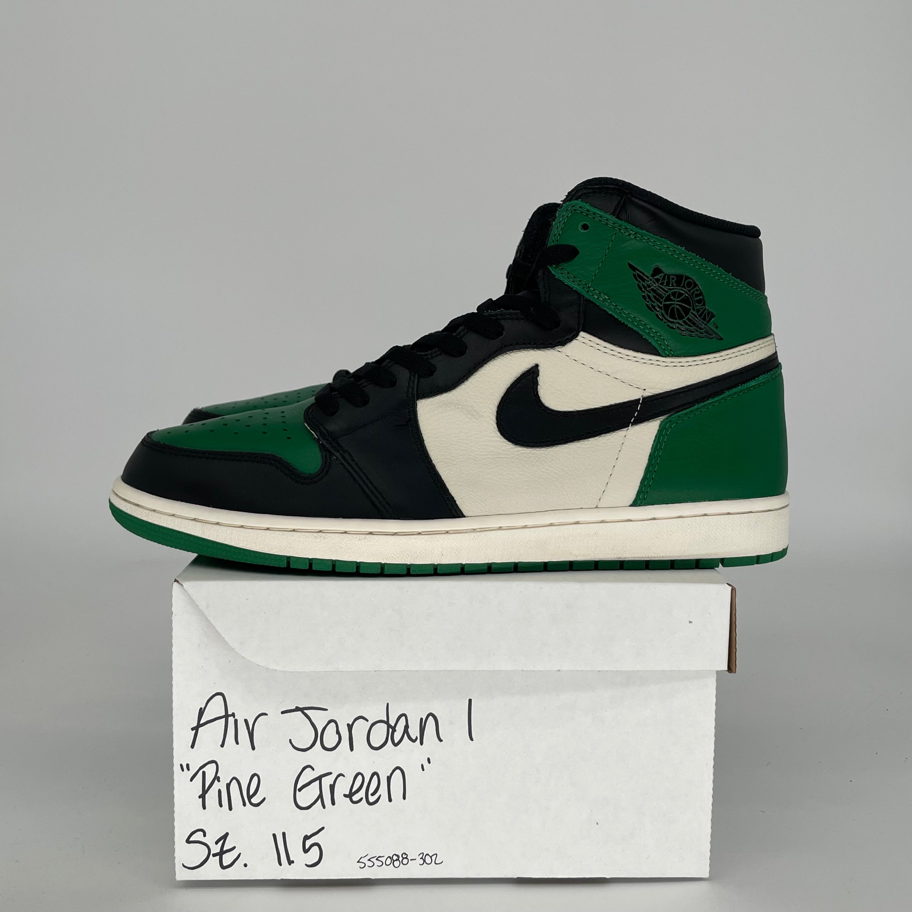 AIR JORDAN 1 Retro High OG Pine Green Basketball Shoes Men's Size 11.5 (555088-302) - Perfect for Sneaker Collectors & Streetwear Fashion