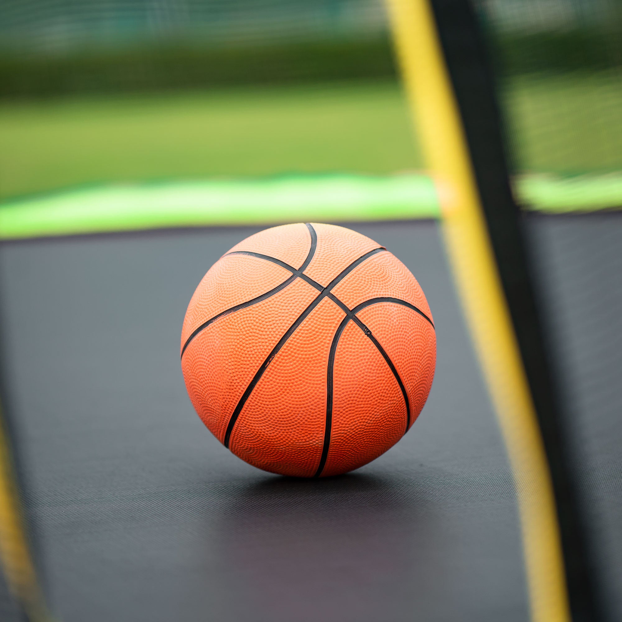 15FT Trampoline with Basketball Hoop, Air Pump & Safety Ladder - Heavy Duty Outdoor Bounce Mat with Enclosure Net for Kids & Adults - Perfect for Backyard Fun, Exercise & Family Activities (Green)